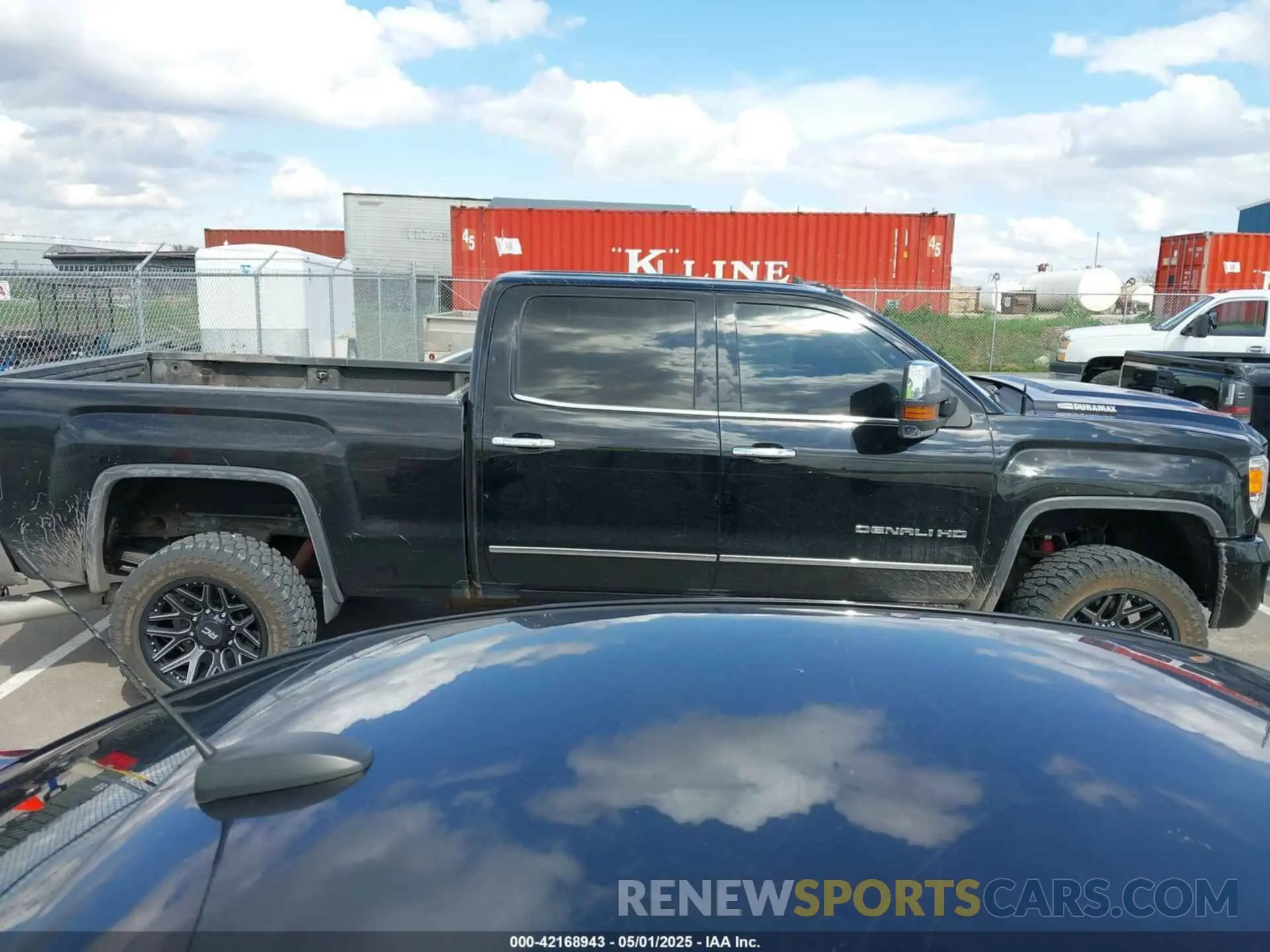 13 Photograph of a damaged car 1GT12SEY2KF232138 GMC SIERRA 2500HD 2019