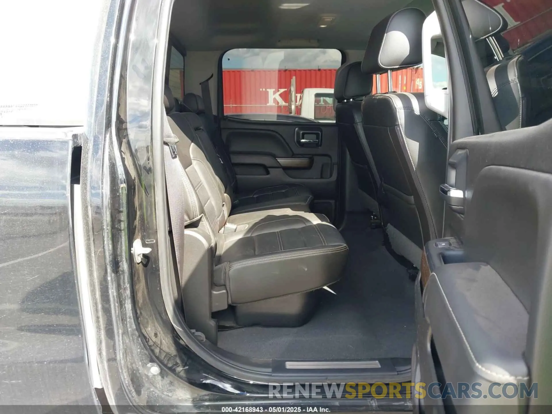 8 Photograph of a damaged car 1GT12SEY2KF232138 GMC SIERRA 2500HD 2019