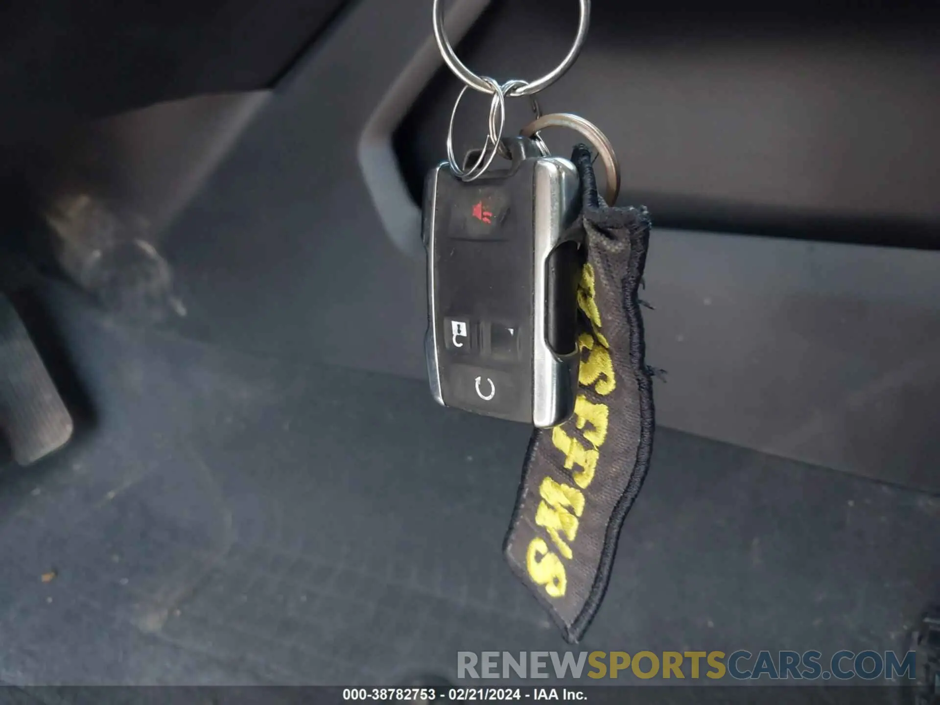 11 Photograph of a damaged car 1GT12SEY3KF207121 GMC SIERRA 2500HD 2019