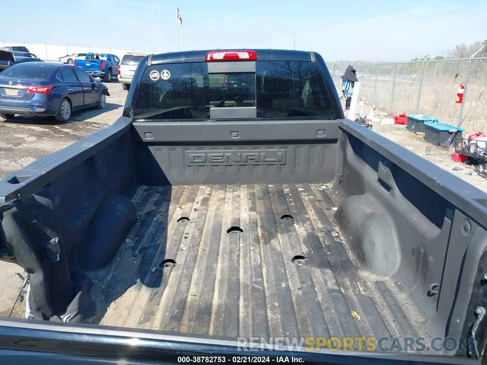8 Photograph of a damaged car 1GT12SEY3KF207121 GMC SIERRA 2500HD 2019