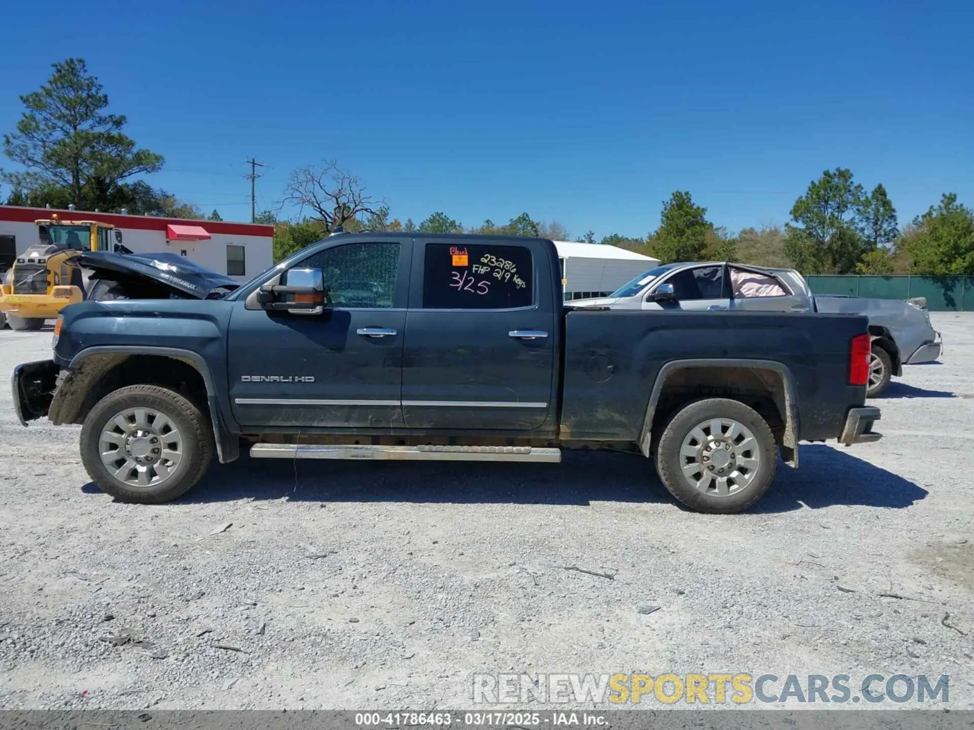 14 Photograph of a damaged car 1GT12SEY4KF172749 GMC SIERRA 2500HD 2019