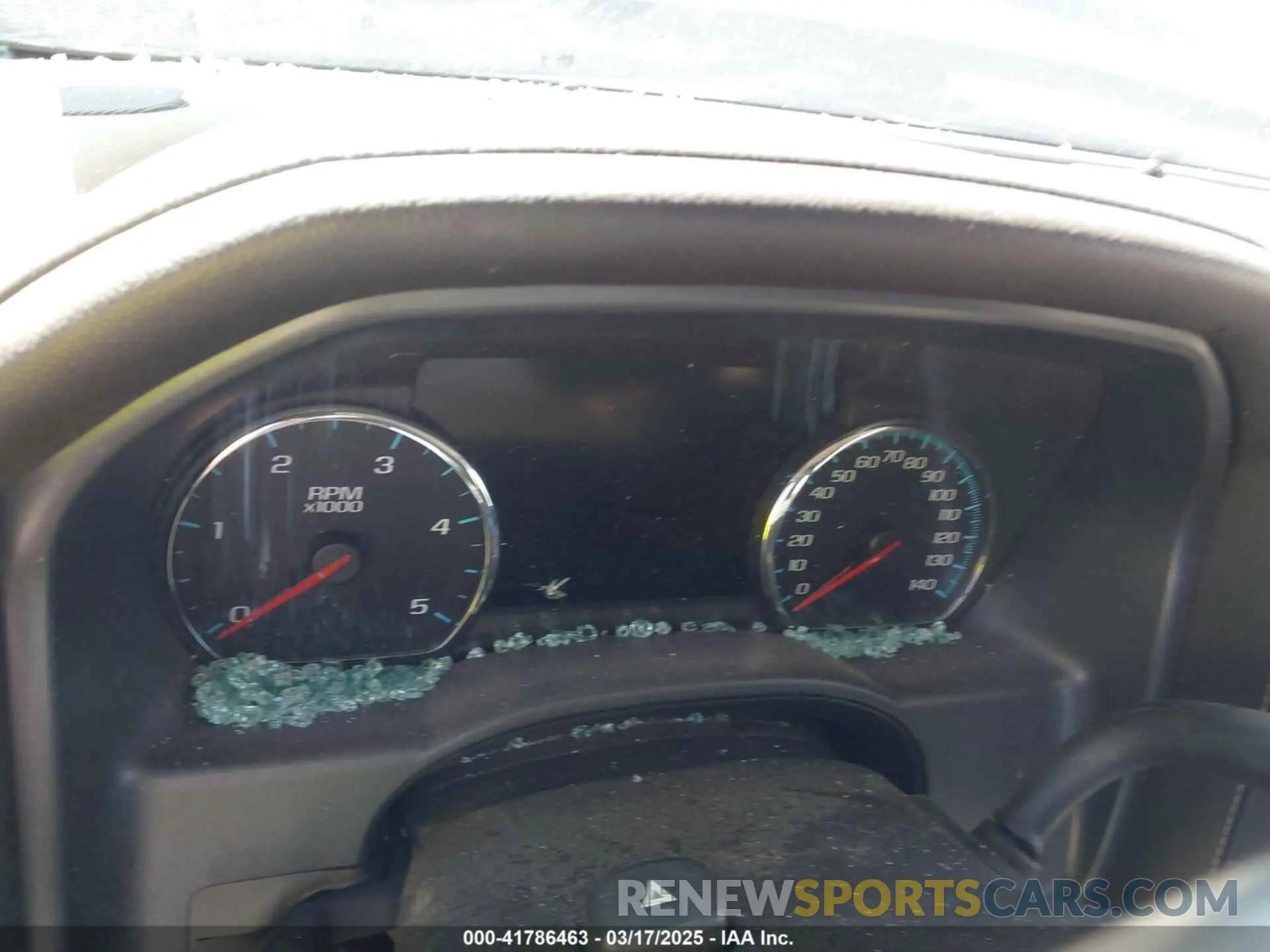 7 Photograph of a damaged car 1GT12SEY4KF172749 GMC SIERRA 2500HD 2019