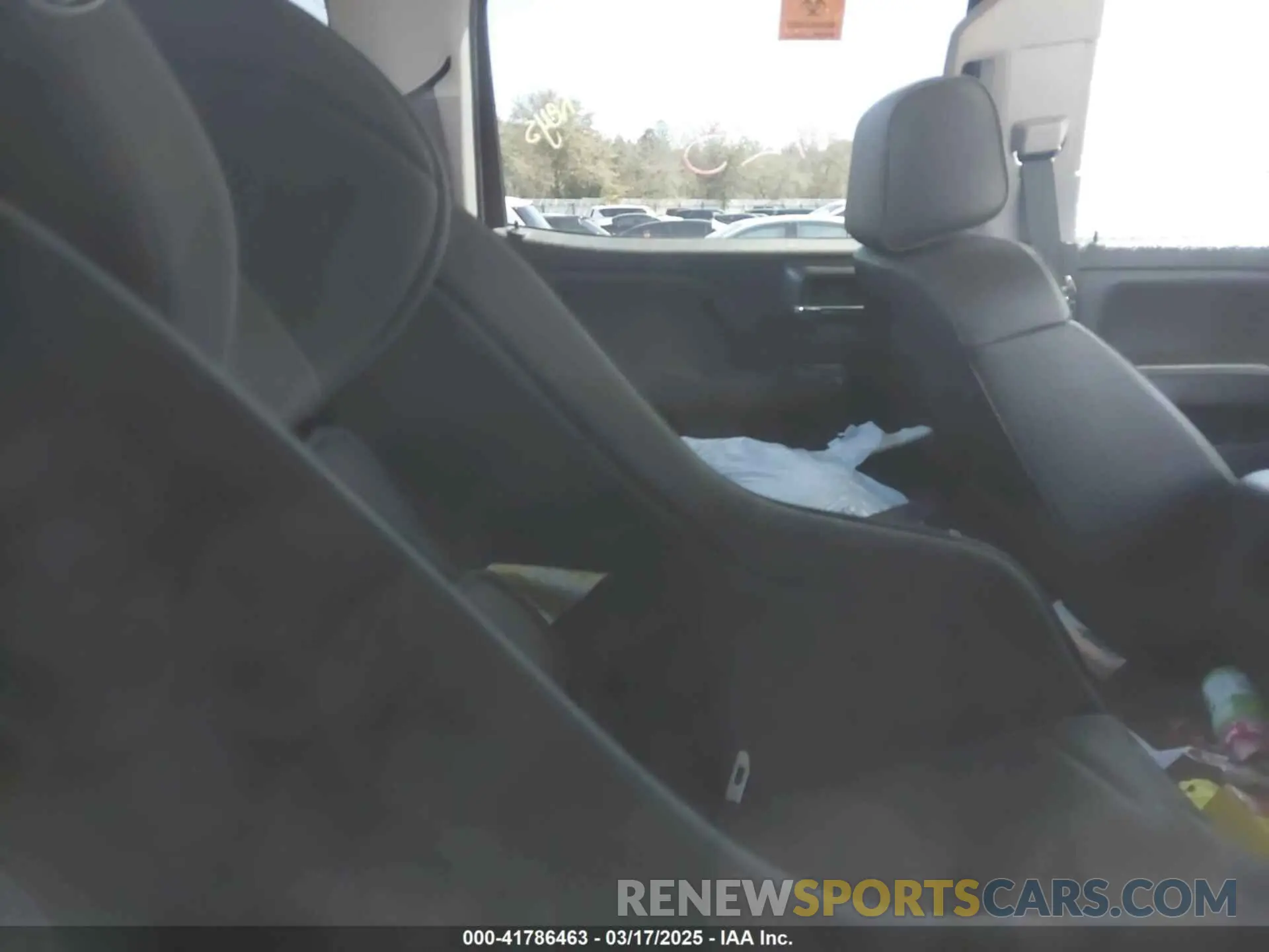 8 Photograph of a damaged car 1GT12SEY4KF172749 GMC SIERRA 2500HD 2019