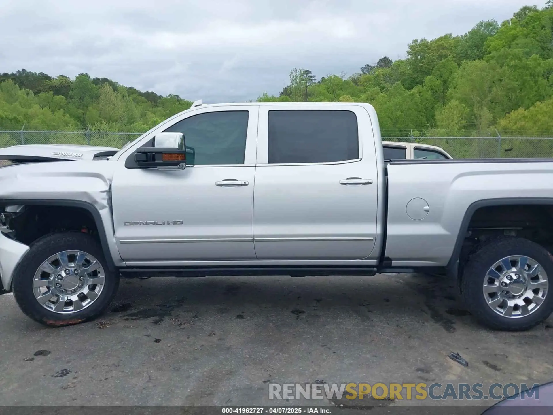 15 Photograph of a damaged car 1GT12SEY4KF243612 GMC SIERRA 2500HD 2019