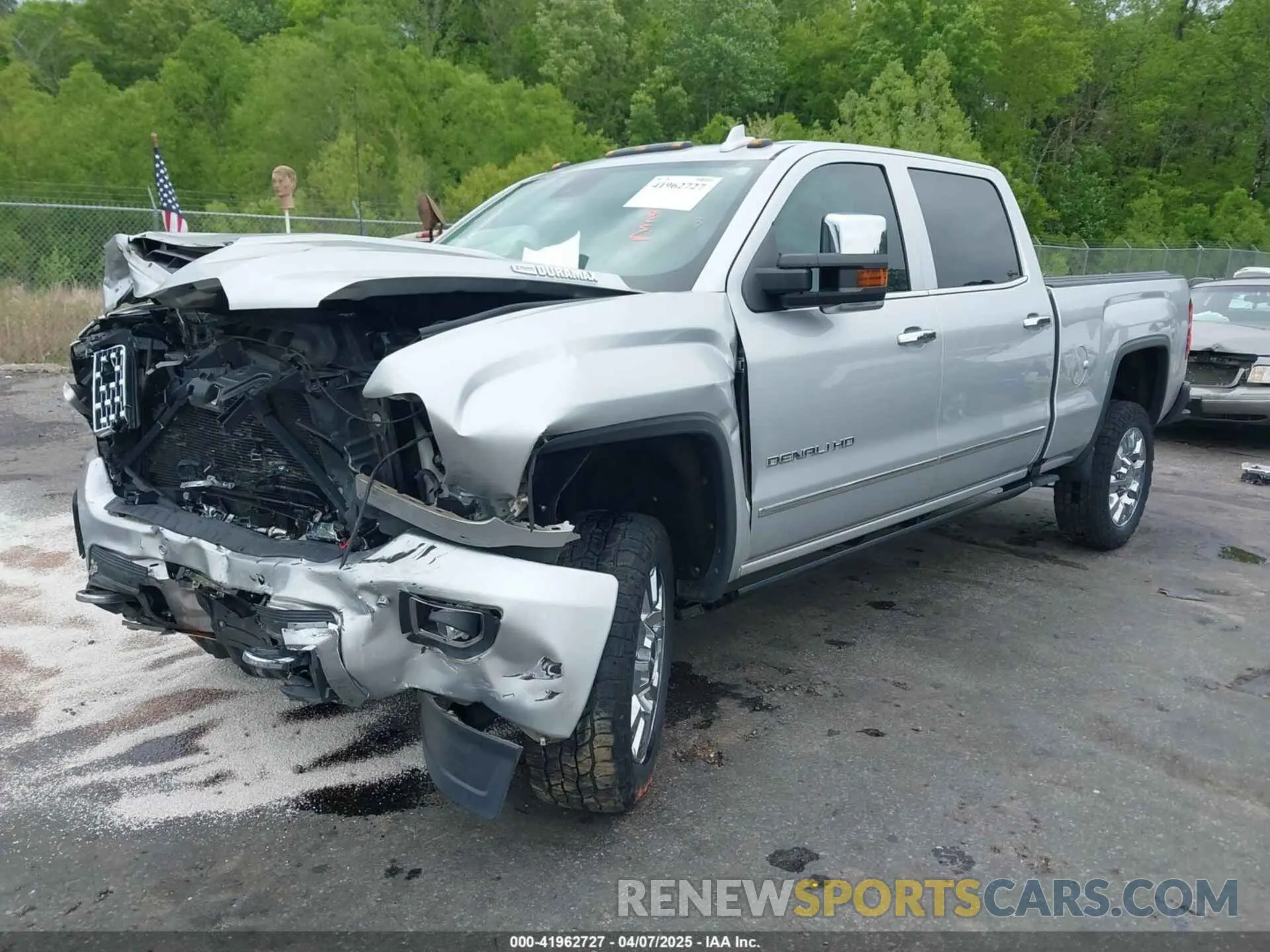 2 Photograph of a damaged car 1GT12SEY4KF243612 GMC SIERRA 2500HD 2019