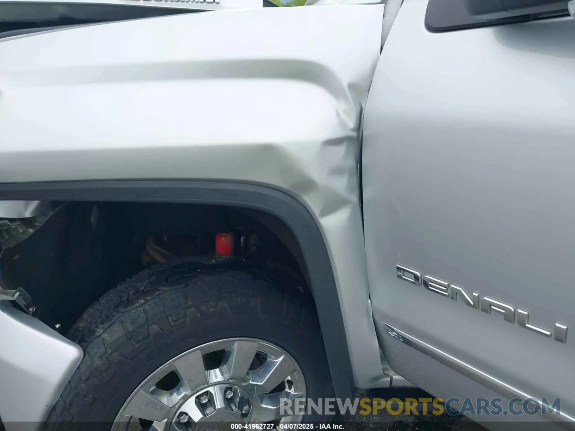 21 Photograph of a damaged car 1GT12SEY4KF243612 GMC SIERRA 2500HD 2019