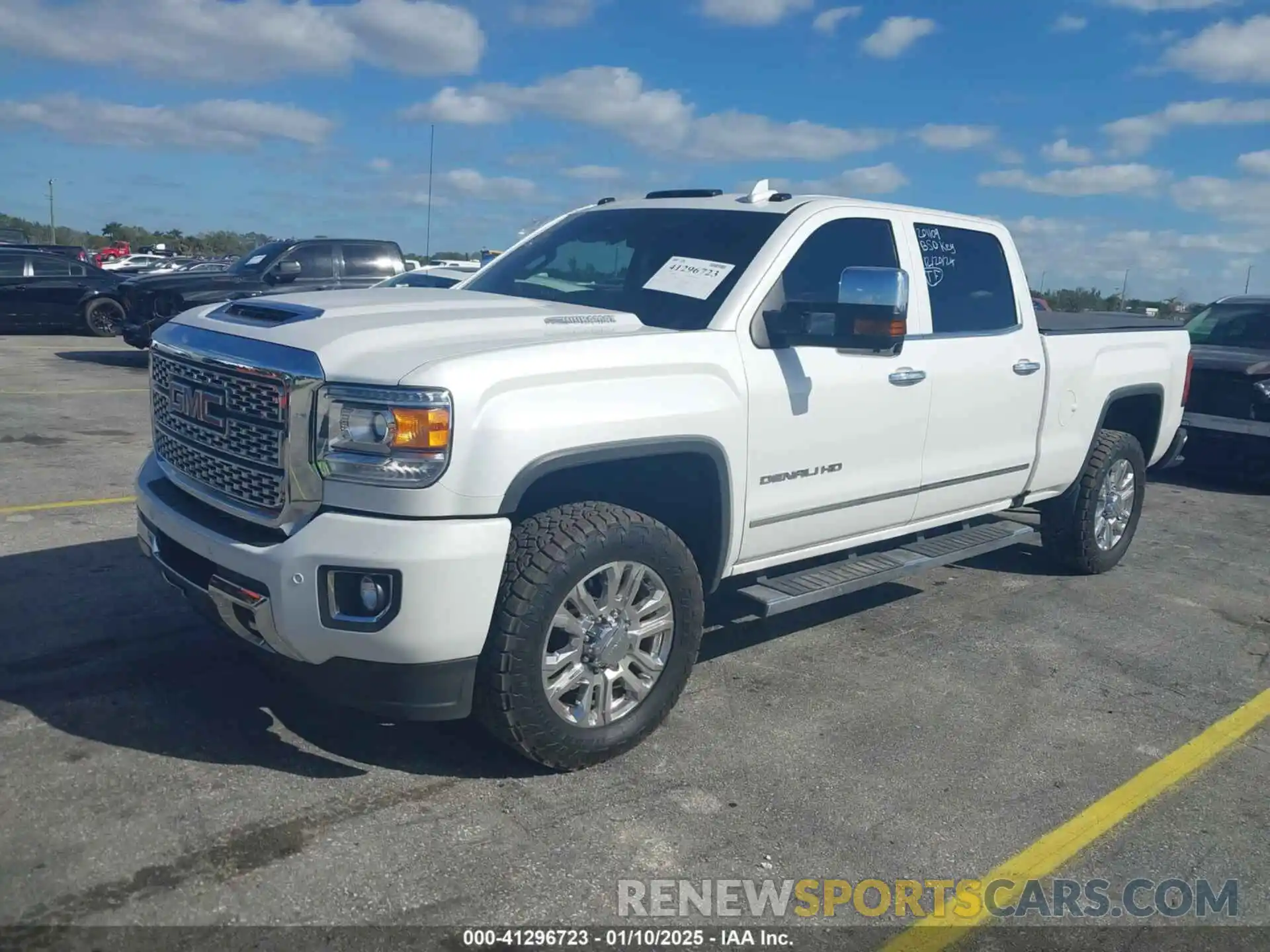 2 Photograph of a damaged car 1GT12SEY5KF201109 GMC SIERRA 2500HD 2019