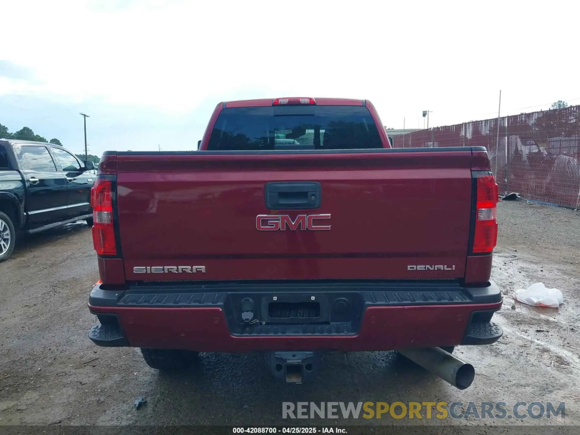 16 Photograph of a damaged car 1GT12SEY6KF104047 GMC SIERRA 2500HD 2019