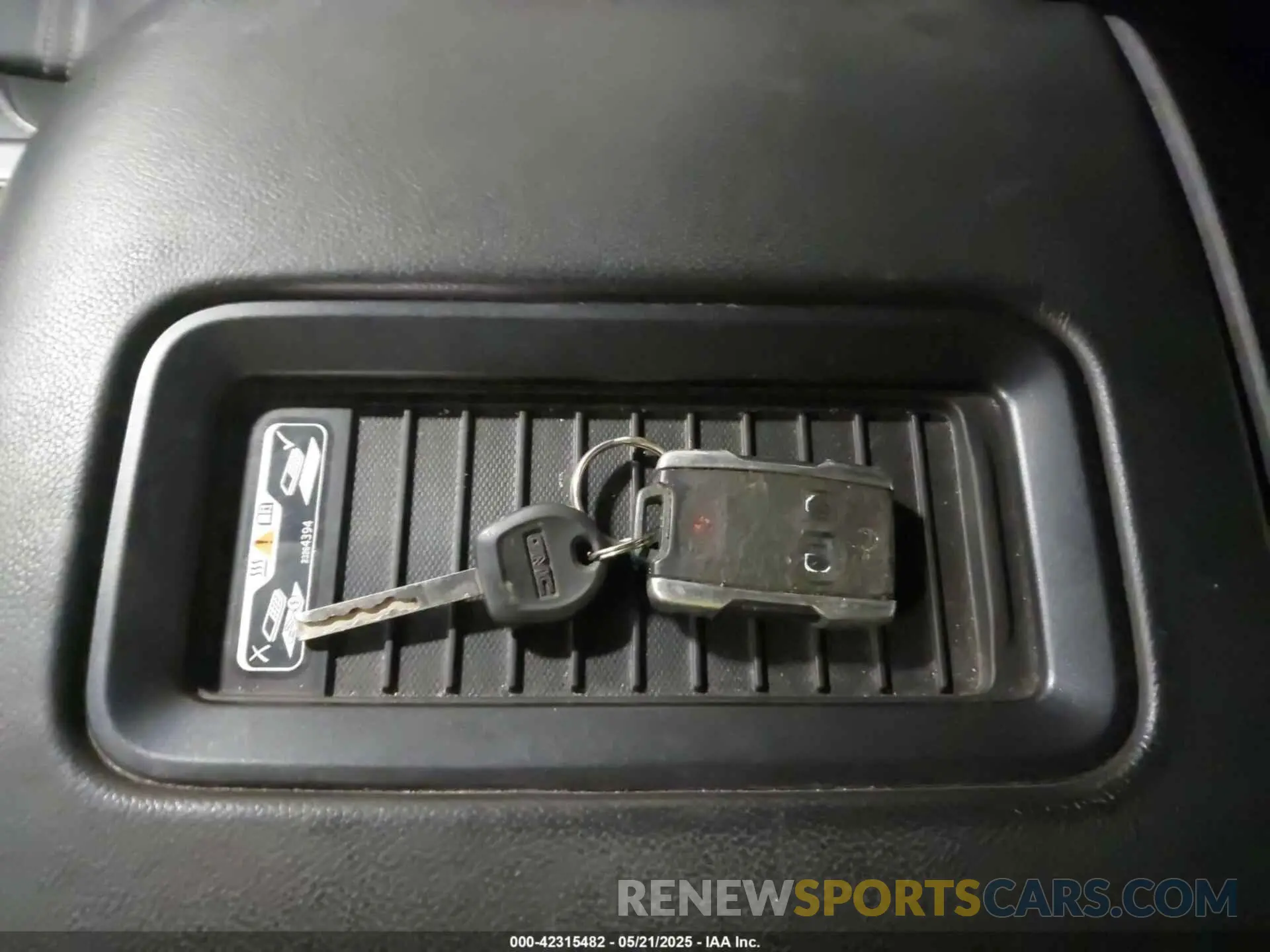 11 Photograph of a damaged car 1GT12SEY8KF114921 GMC SIERRA 2500HD 2019