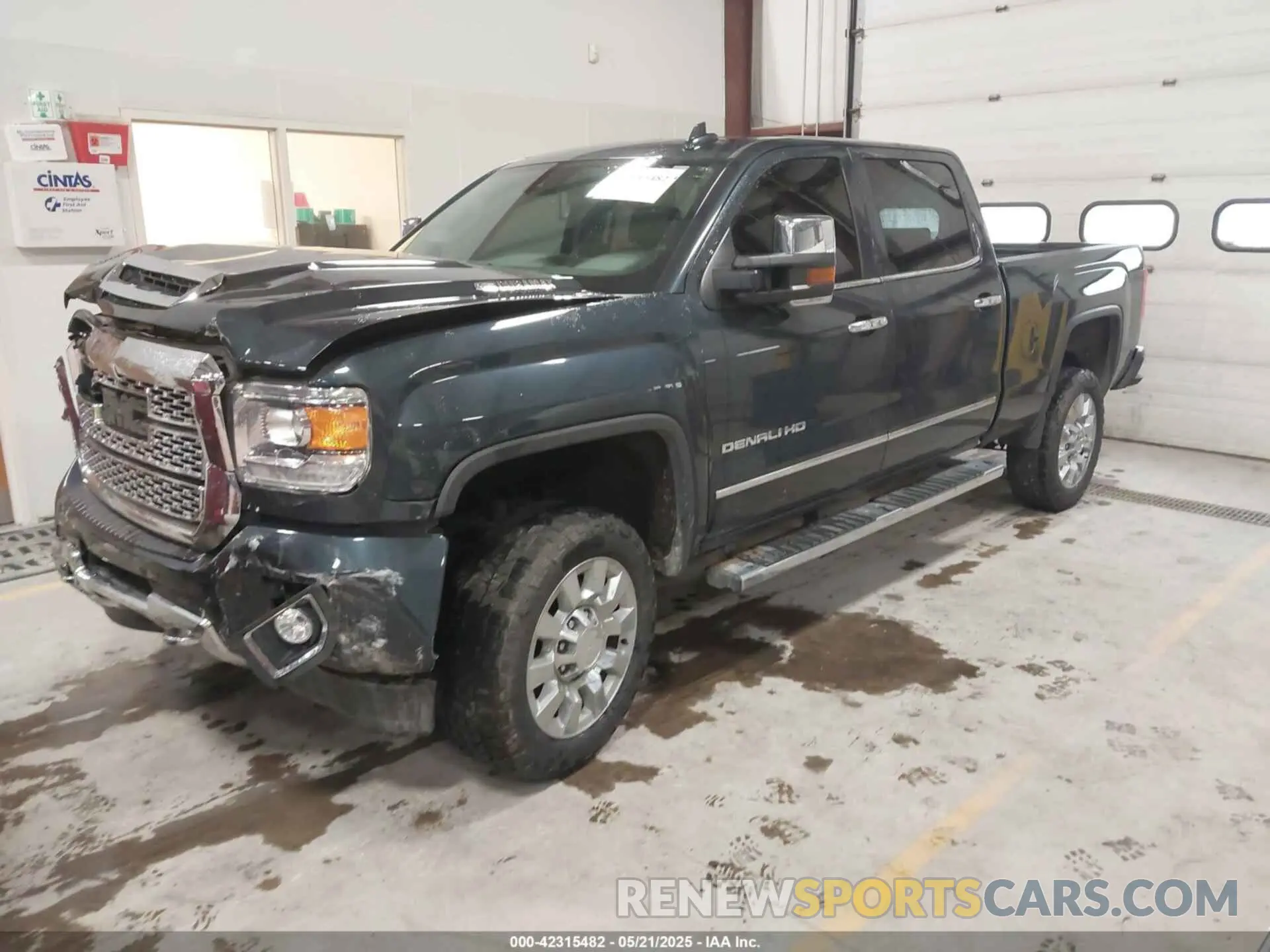 2 Photograph of a damaged car 1GT12SEY8KF114921 GMC SIERRA 2500HD 2019