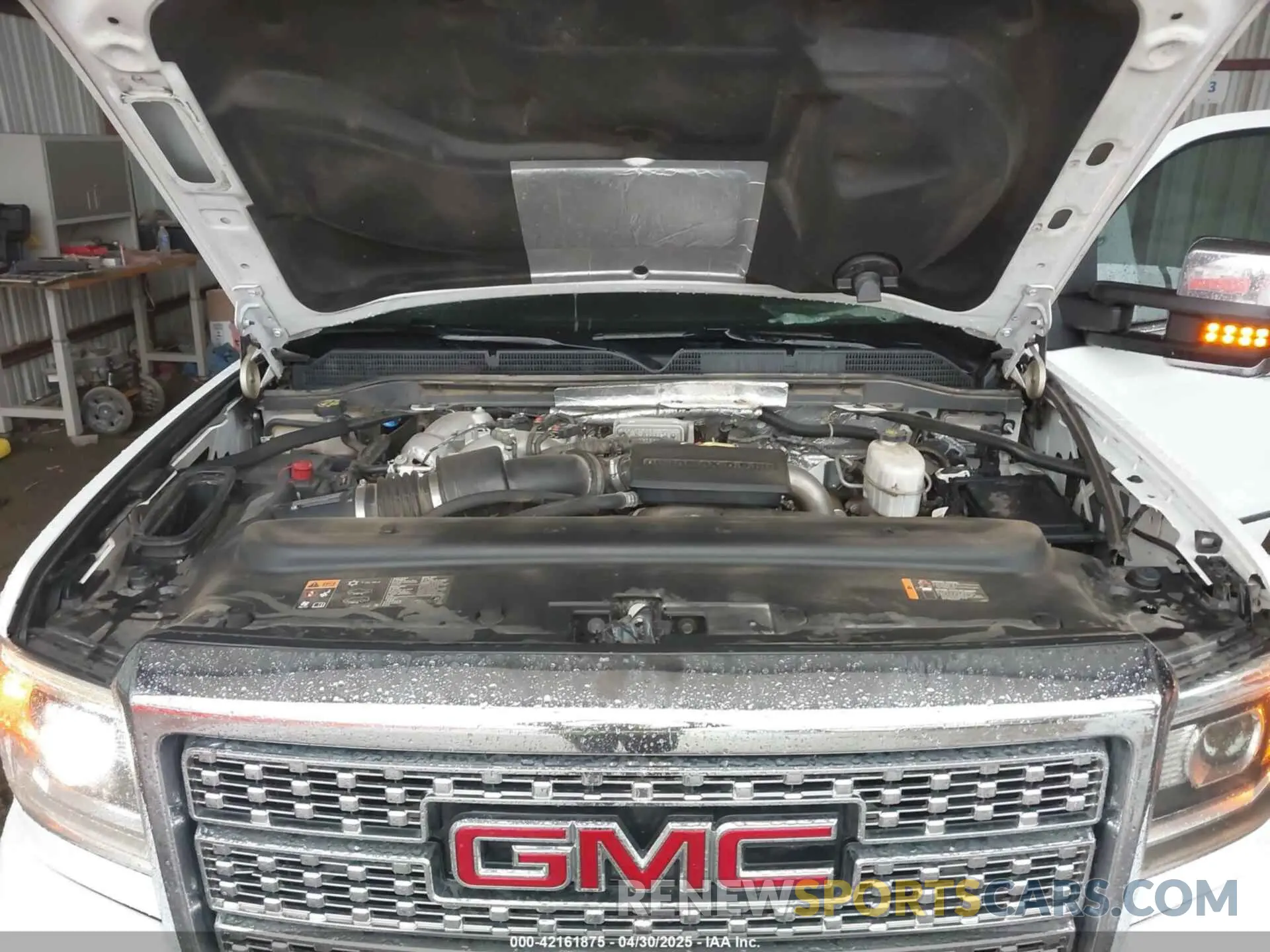 10 Photograph of a damaged car 1GT12SEY8KF115759 GMC SIERRA 2500HD 2019