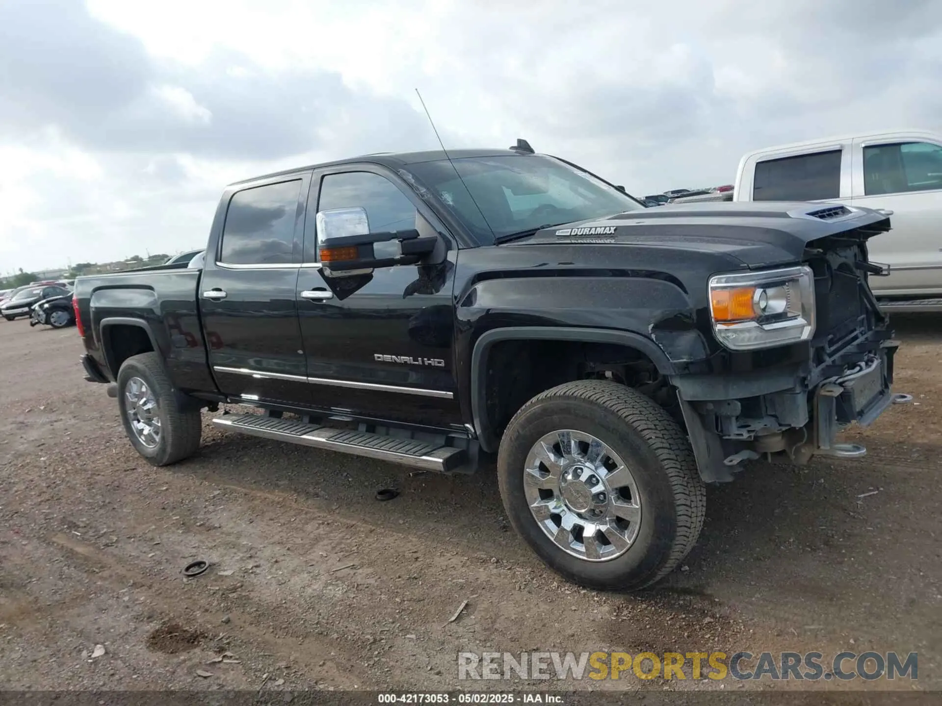 14 Photograph of a damaged car 1GT12SEY8KF175797 GMC SIERRA 2500HD 2019