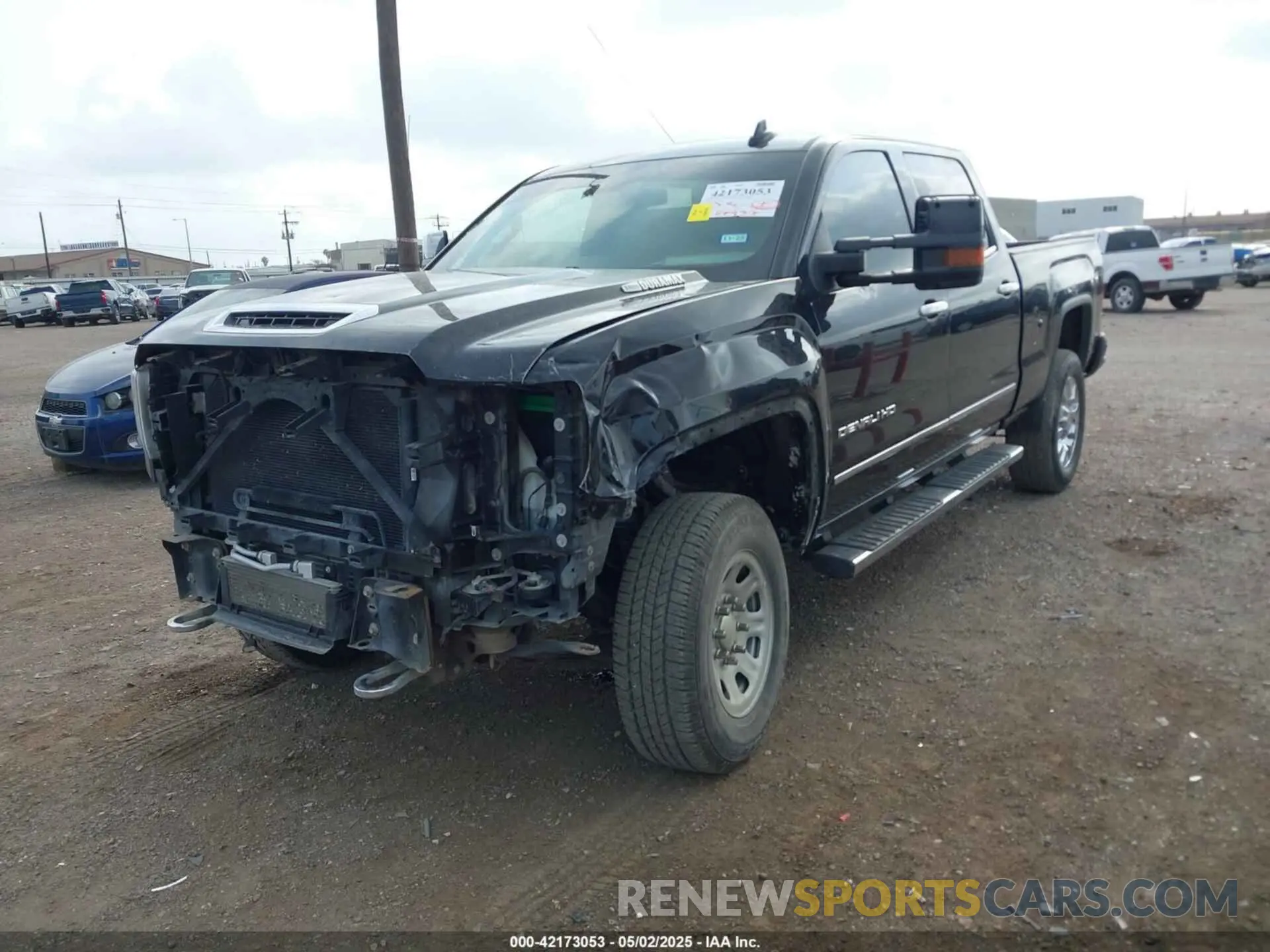 2 Photograph of a damaged car 1GT12SEY8KF175797 GMC SIERRA 2500HD 2019