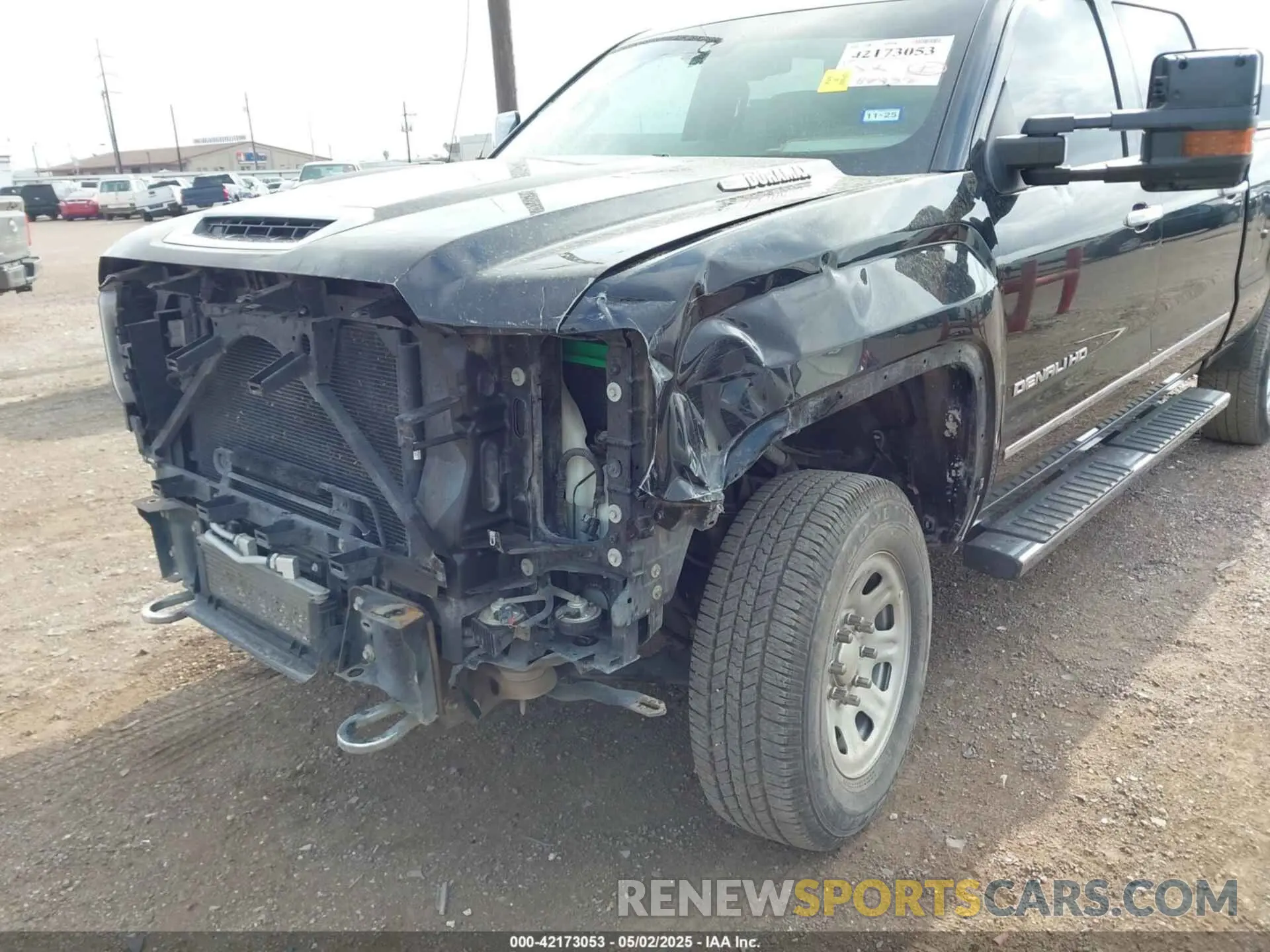 6 Photograph of a damaged car 1GT12SEY8KF175797 GMC SIERRA 2500HD 2019