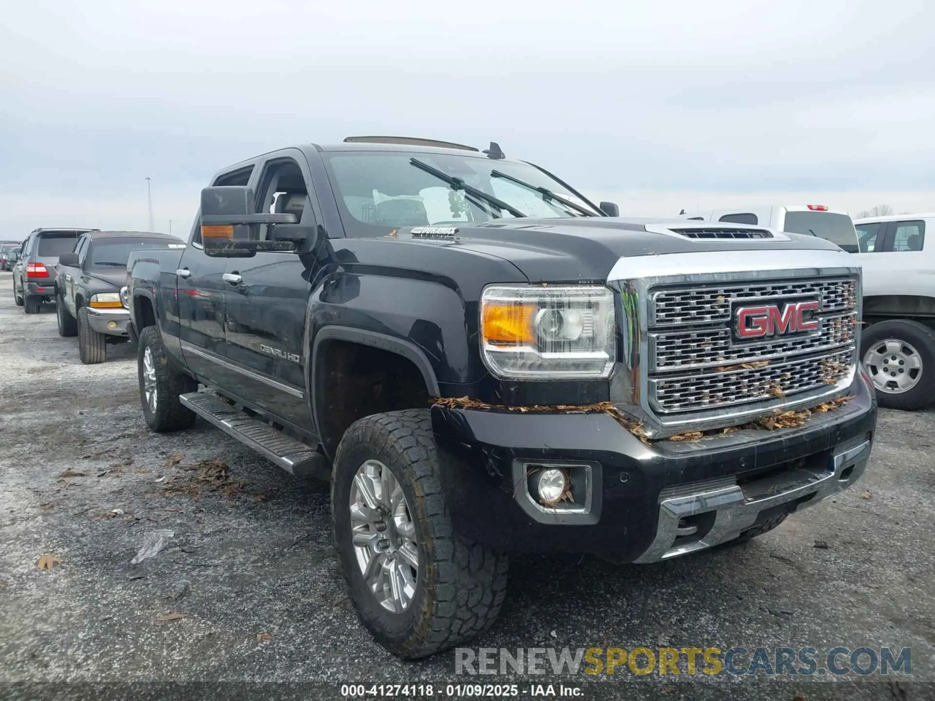 1 Photograph of a damaged car 1GT12SEY9KF137673 GMC SIERRA 2500HD 2019