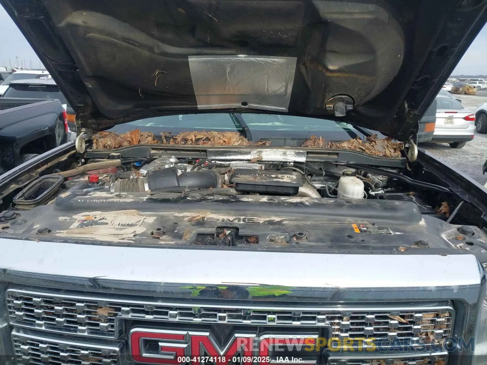 10 Photograph of a damaged car 1GT12SEY9KF137673 GMC SIERRA 2500HD 2019