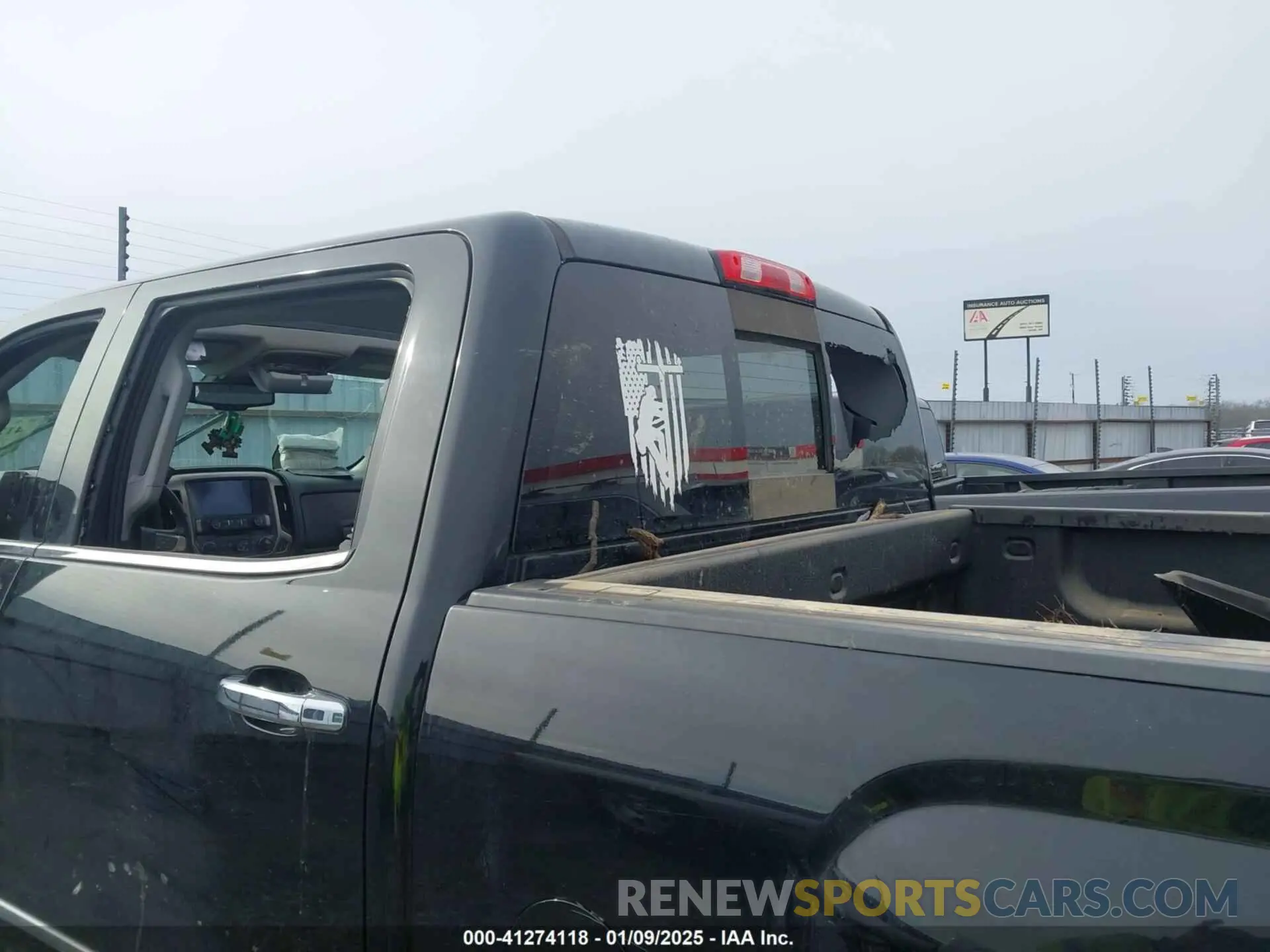 6 Photograph of a damaged car 1GT12SEY9KF137673 GMC SIERRA 2500HD 2019