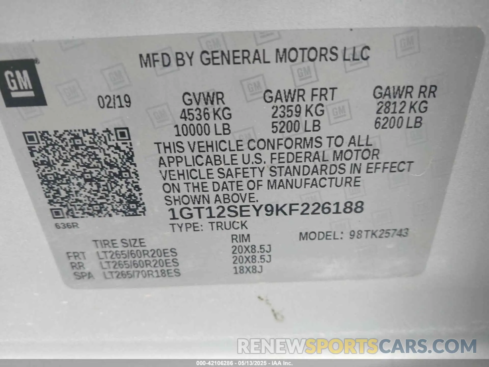9 Photograph of a damaged car 1GT12SEY9KF226188 GMC SIERRA 2500HD 2019