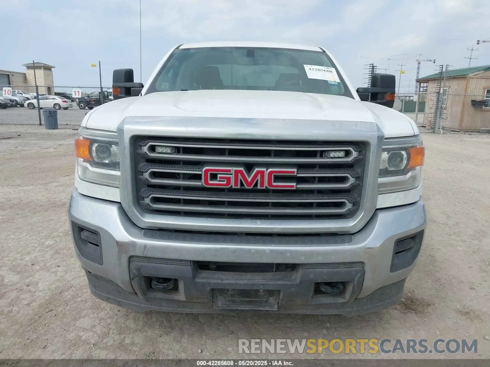 6 Photograph of a damaged car 2GD21NEG9K1198394 GMC SIERRA 2500HD 2019