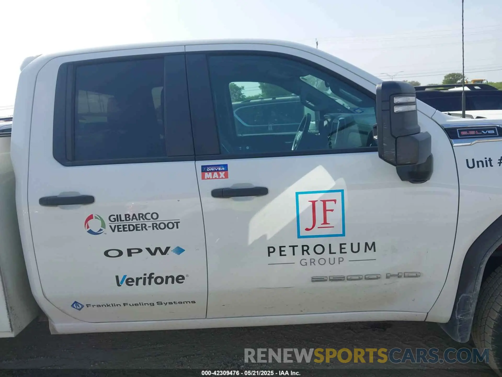 13 Photograph of a damaged car 1GD58LE71LF315392 GMC SIERRA 2500HD 2020