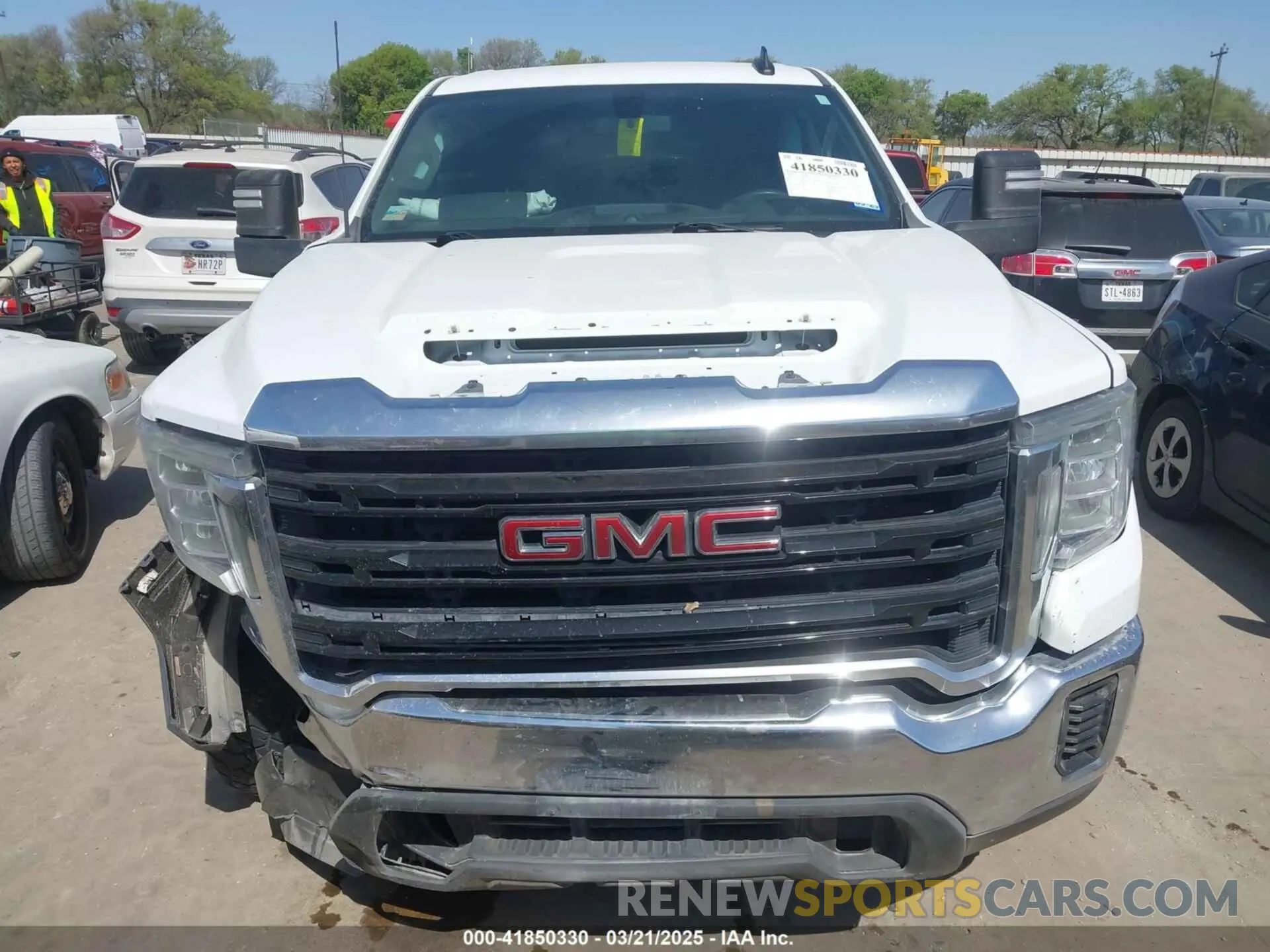 13 Photograph of a damaged car 1GT19LE75LF139964 GMC SIERRA 2500HD 2020