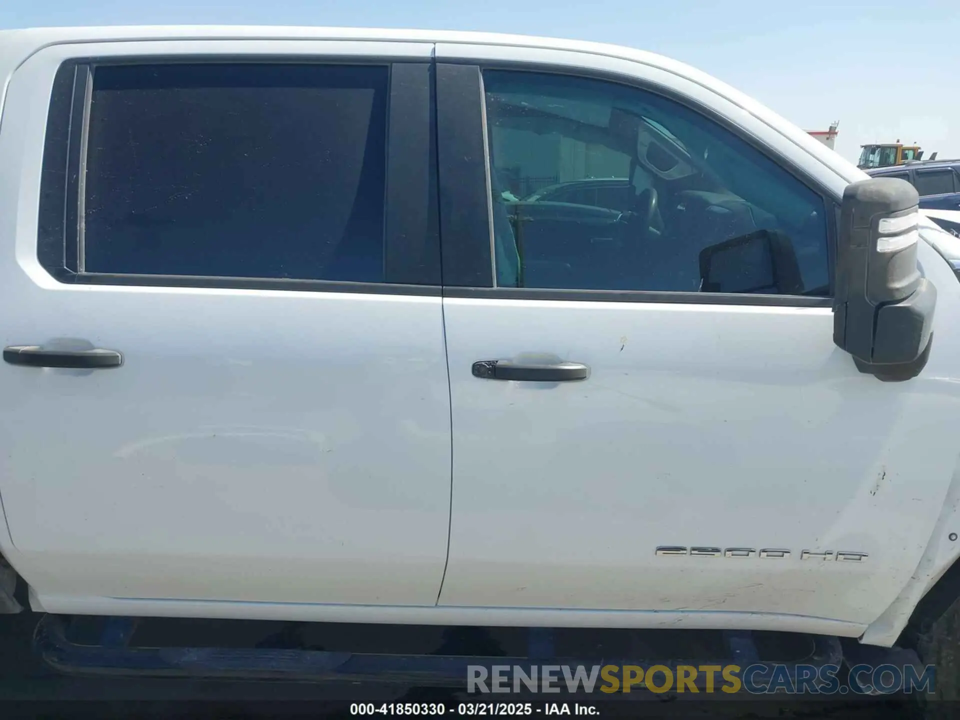 14 Photograph of a damaged car 1GT19LE75LF139964 GMC SIERRA 2500HD 2020