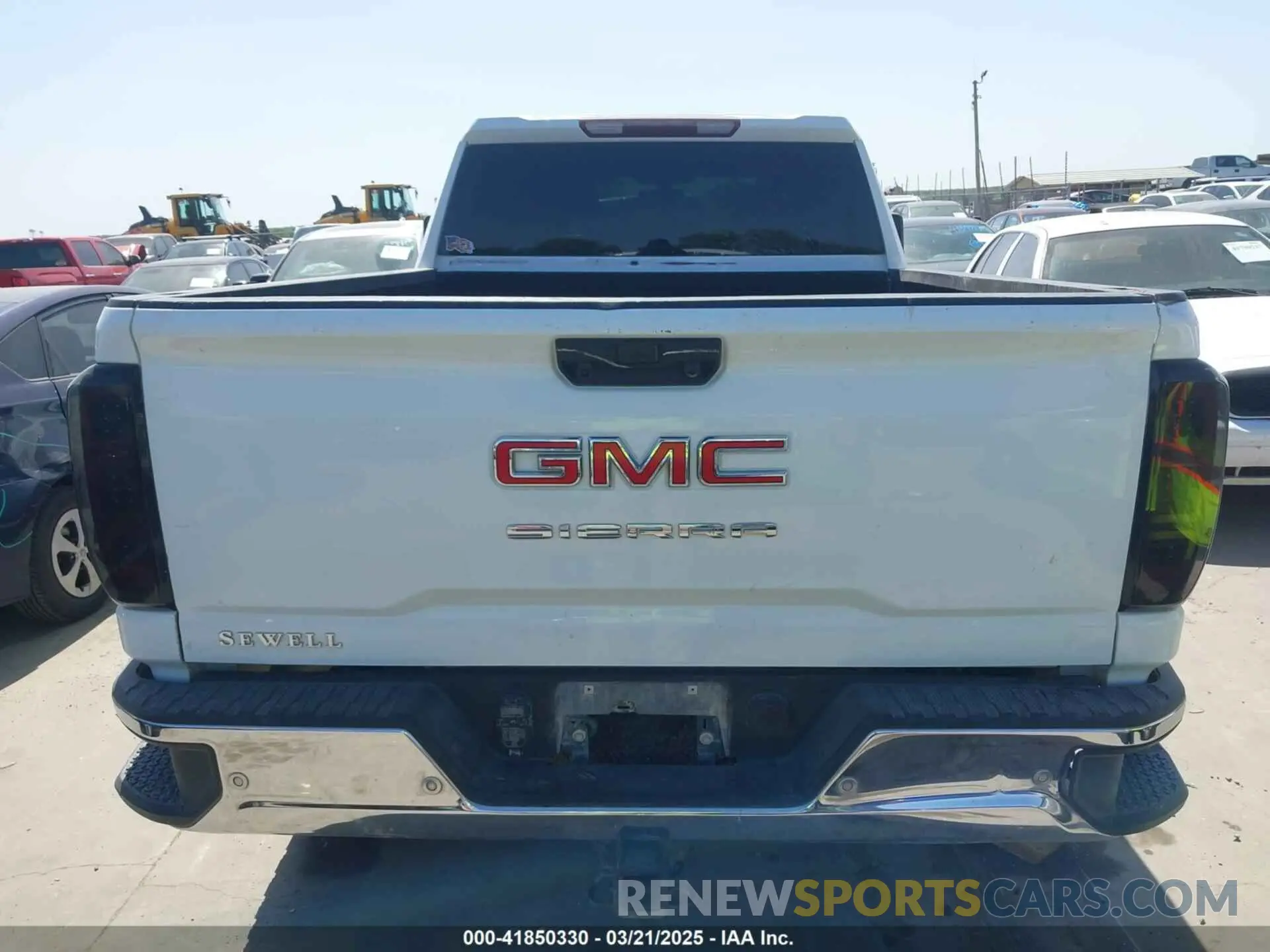 17 Photograph of a damaged car 1GT19LE75LF139964 GMC SIERRA 2500HD 2020