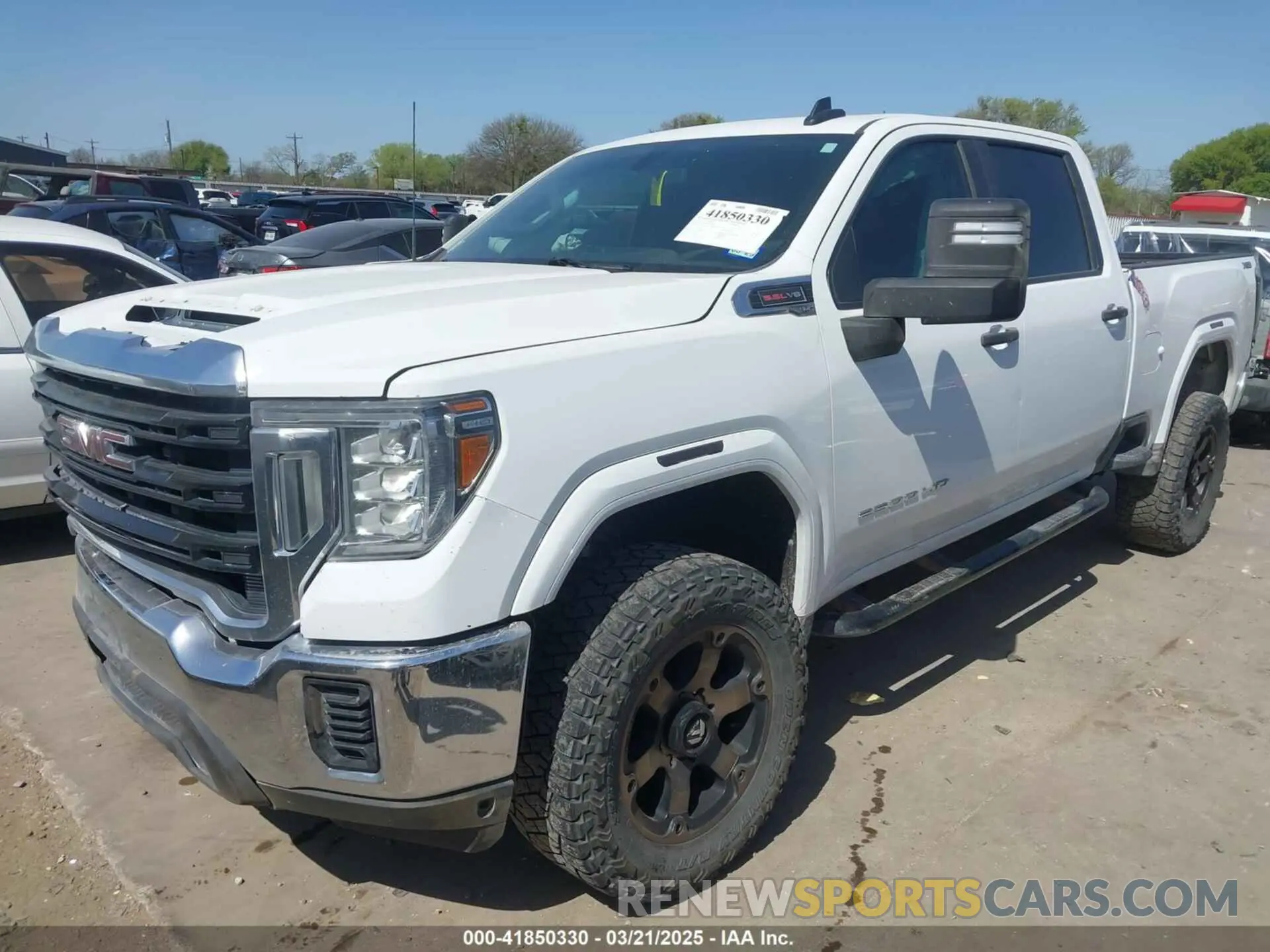 2 Photograph of a damaged car 1GT19LE75LF139964 GMC SIERRA 2500HD 2020