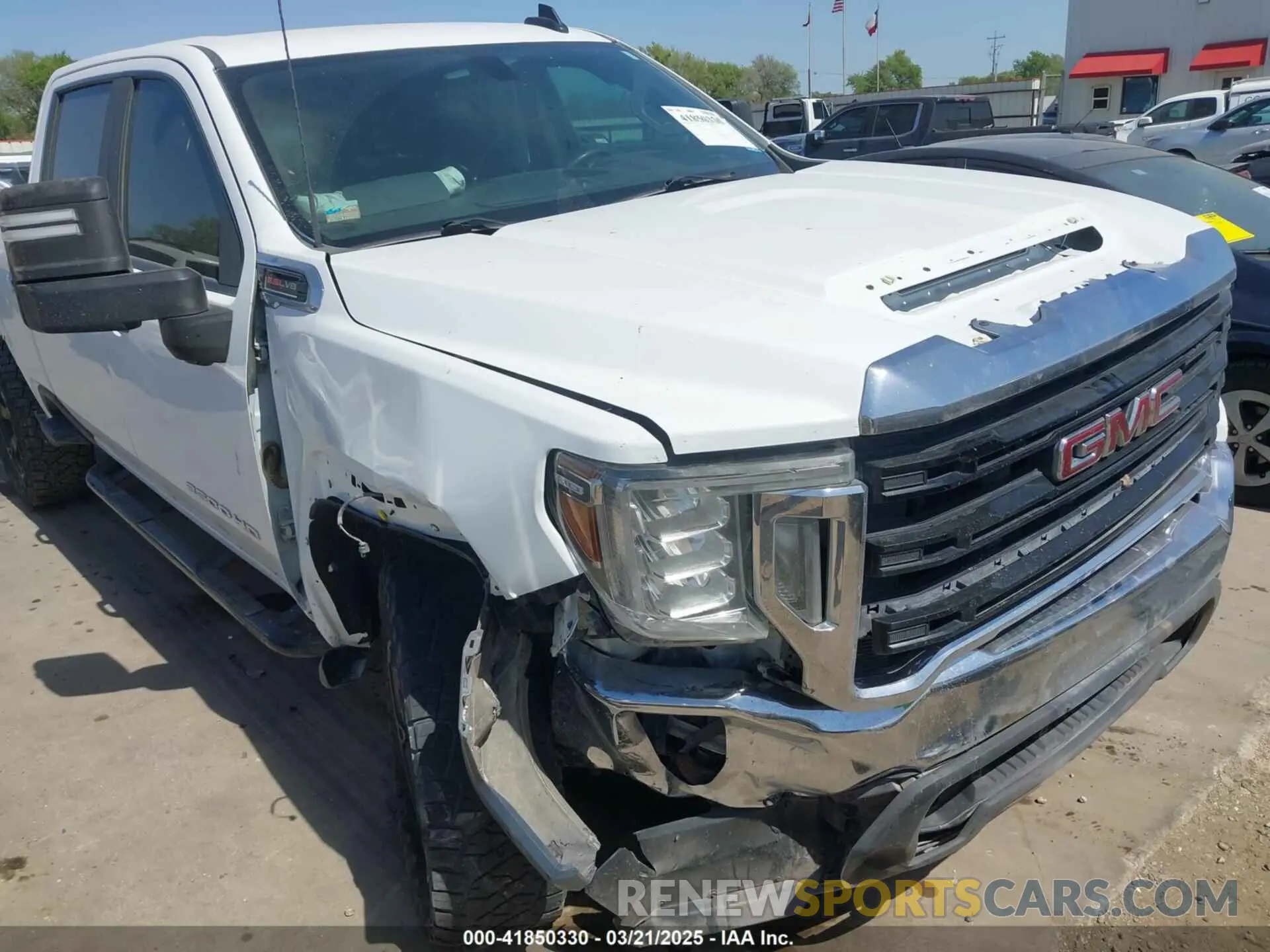 6 Photograph of a damaged car 1GT19LE75LF139964 GMC SIERRA 2500HD 2020