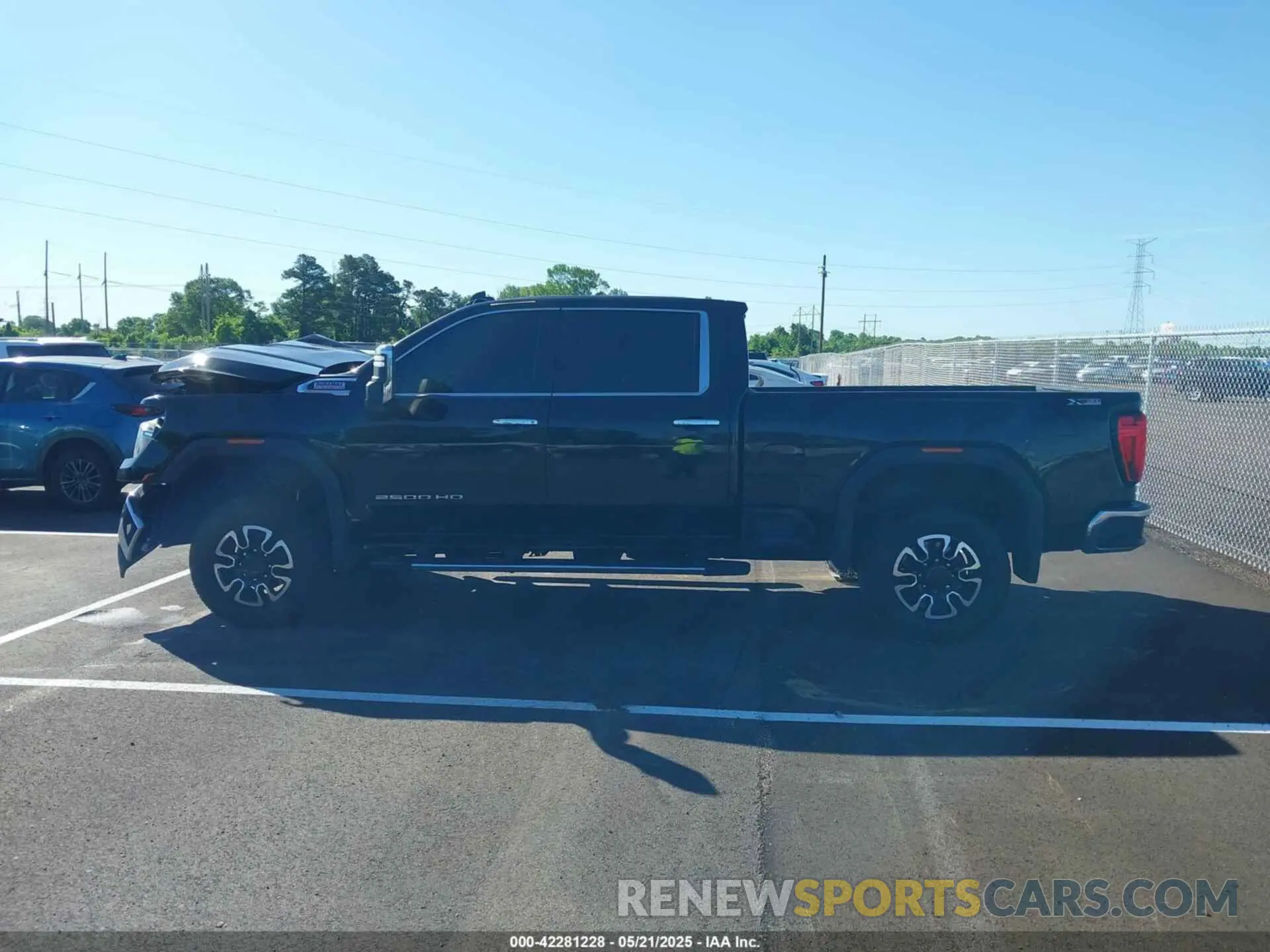 14 Photograph of a damaged car 1GT19NEY2LF129994 GMC SIERRA 2500HD 2020