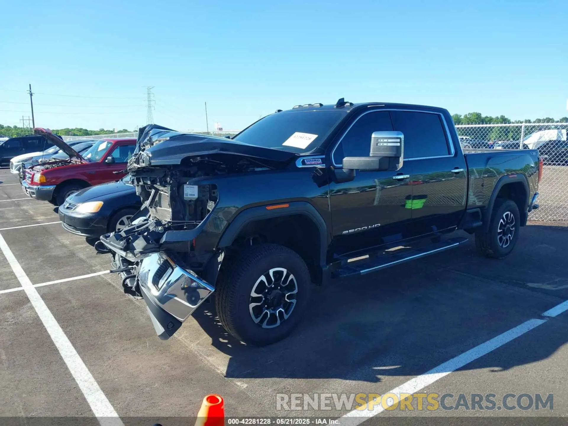 2 Photograph of a damaged car 1GT19NEY2LF129994 GMC SIERRA 2500HD 2020