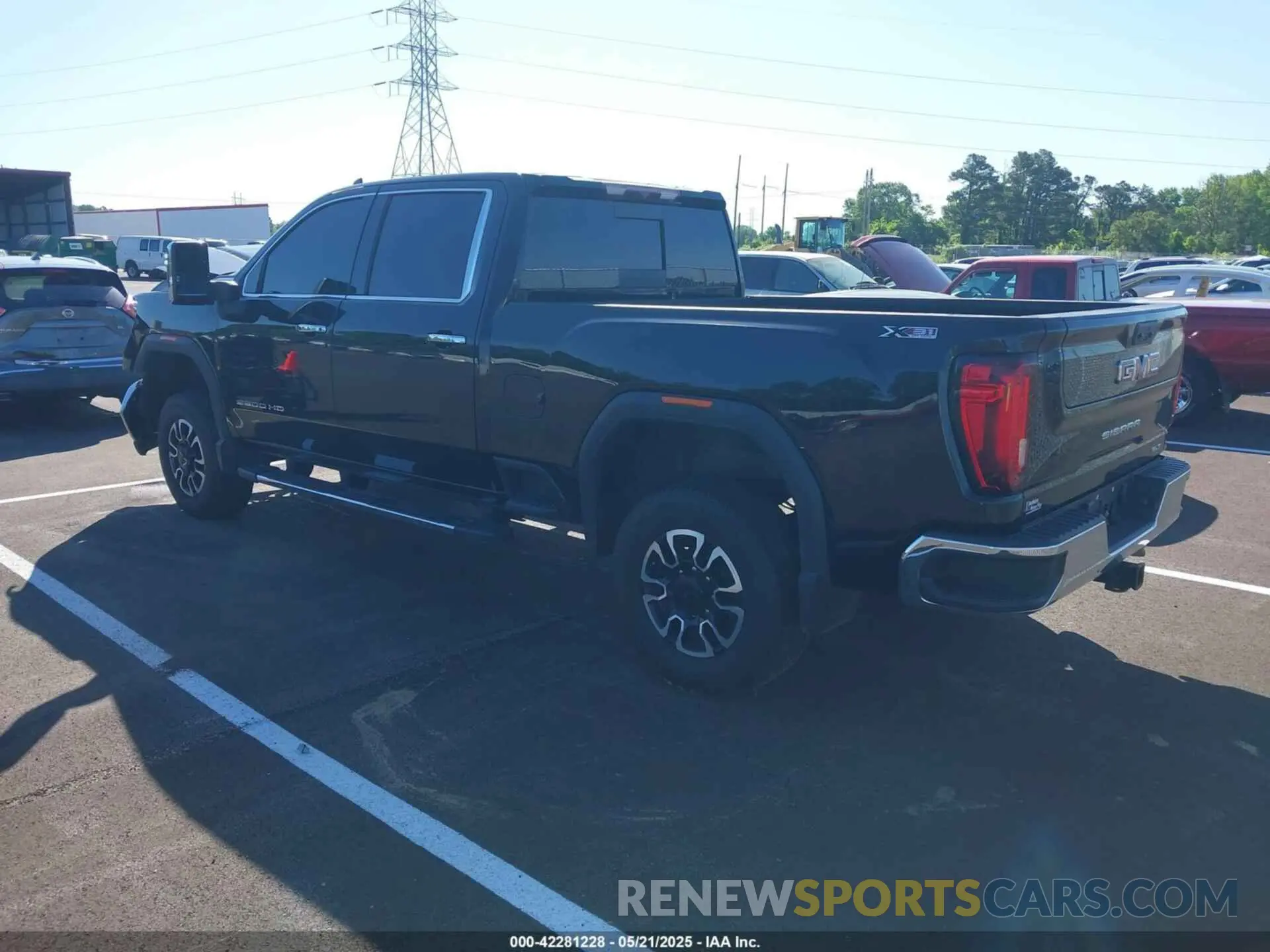 3 Photograph of a damaged car 1GT19NEY2LF129994 GMC SIERRA 2500HD 2020