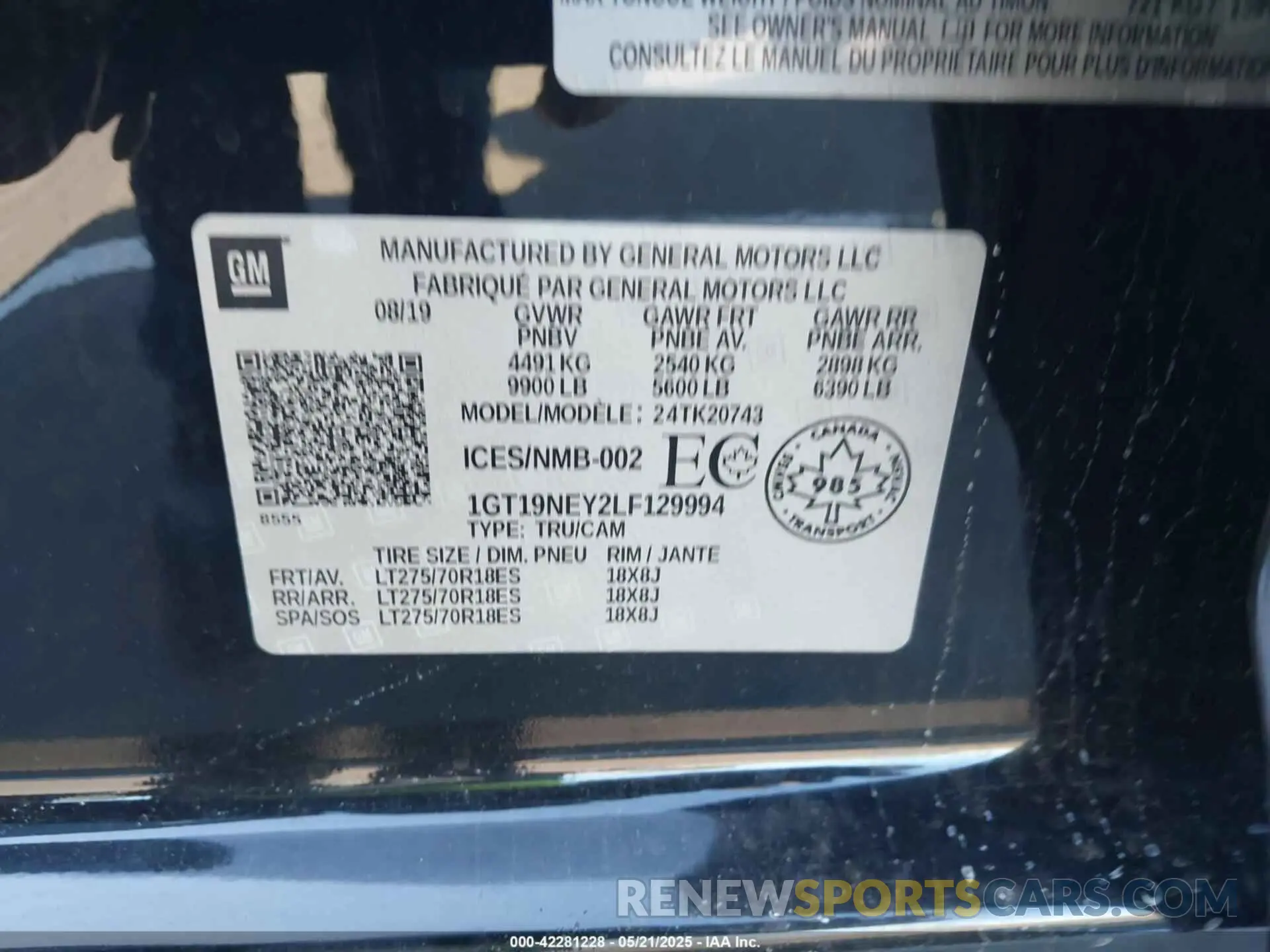 9 Photograph of a damaged car 1GT19NEY2LF129994 GMC SIERRA 2500HD 2020