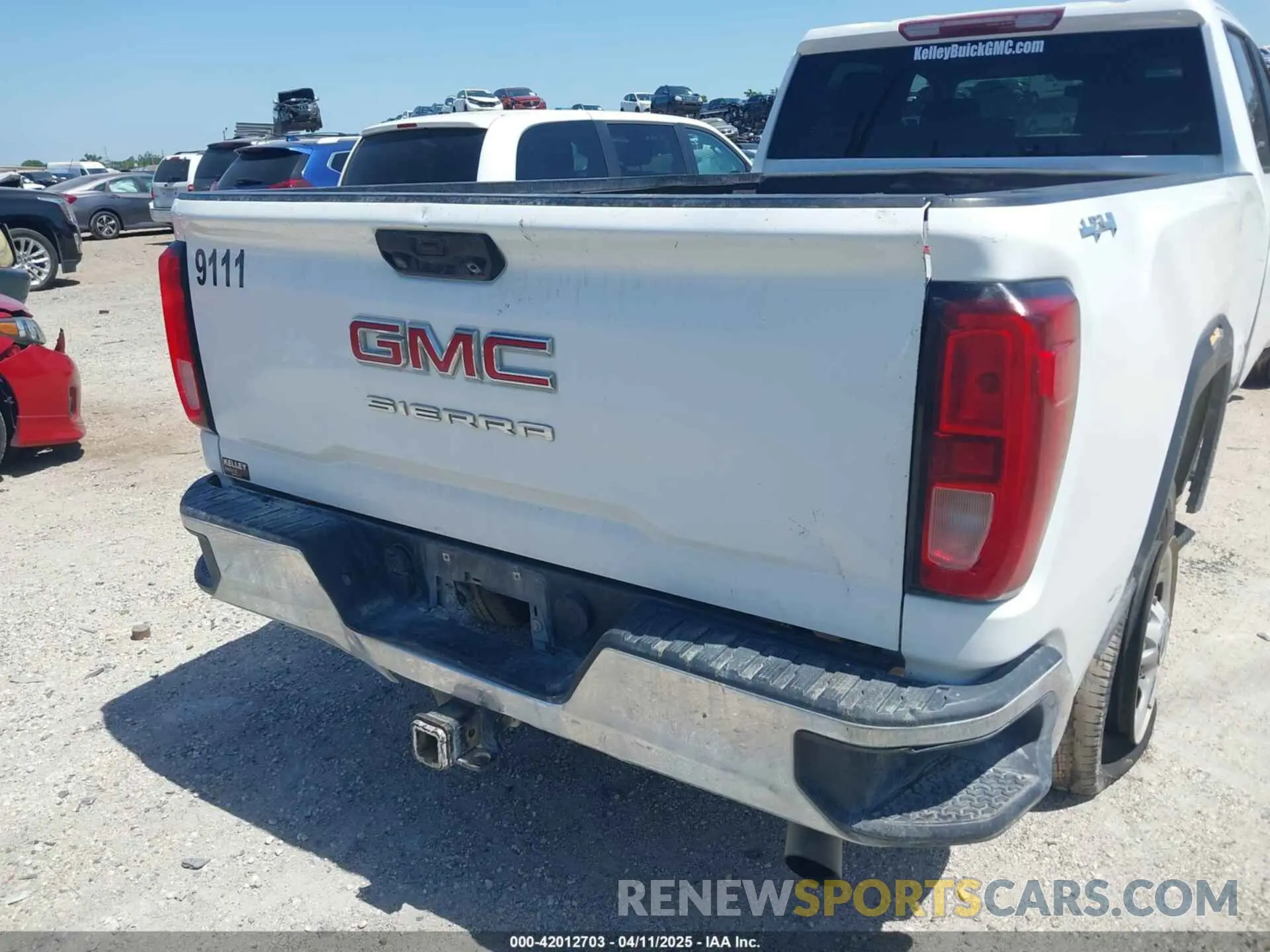 19 Photograph of a damaged car 1GT49LE74LF289111 GMC SIERRA 2500HD 2020