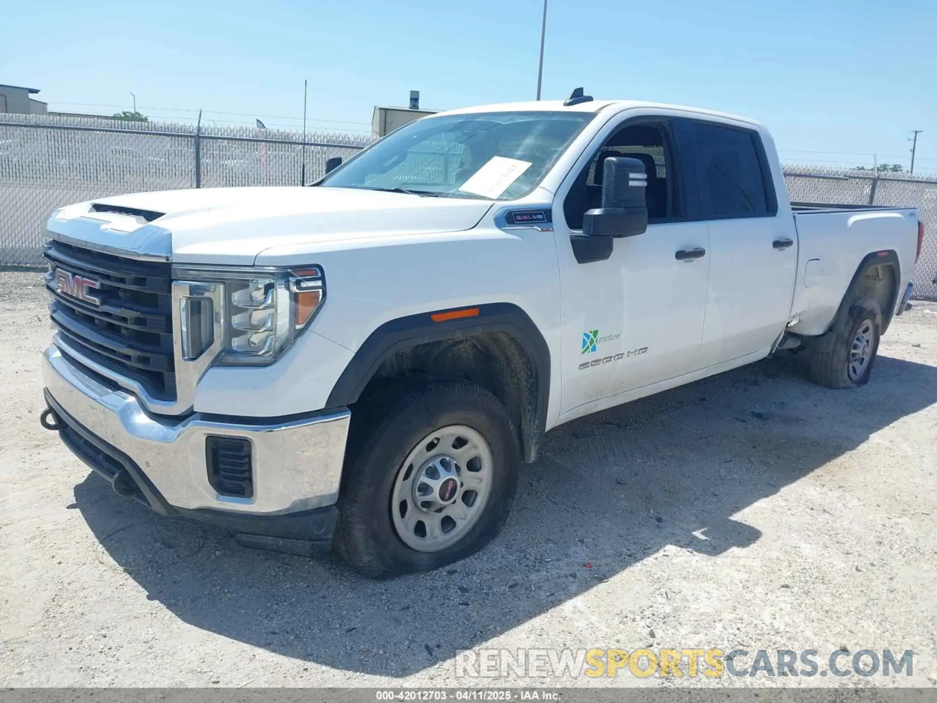 2 Photograph of a damaged car 1GT49LE74LF289111 GMC SIERRA 2500HD 2020