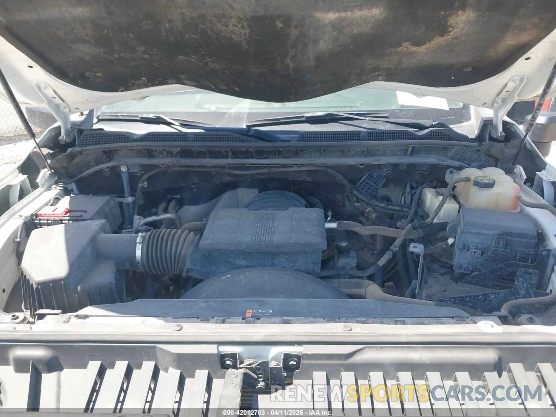 9 Photograph of a damaged car 1GT49LE74LF289111 GMC SIERRA 2500HD 2020