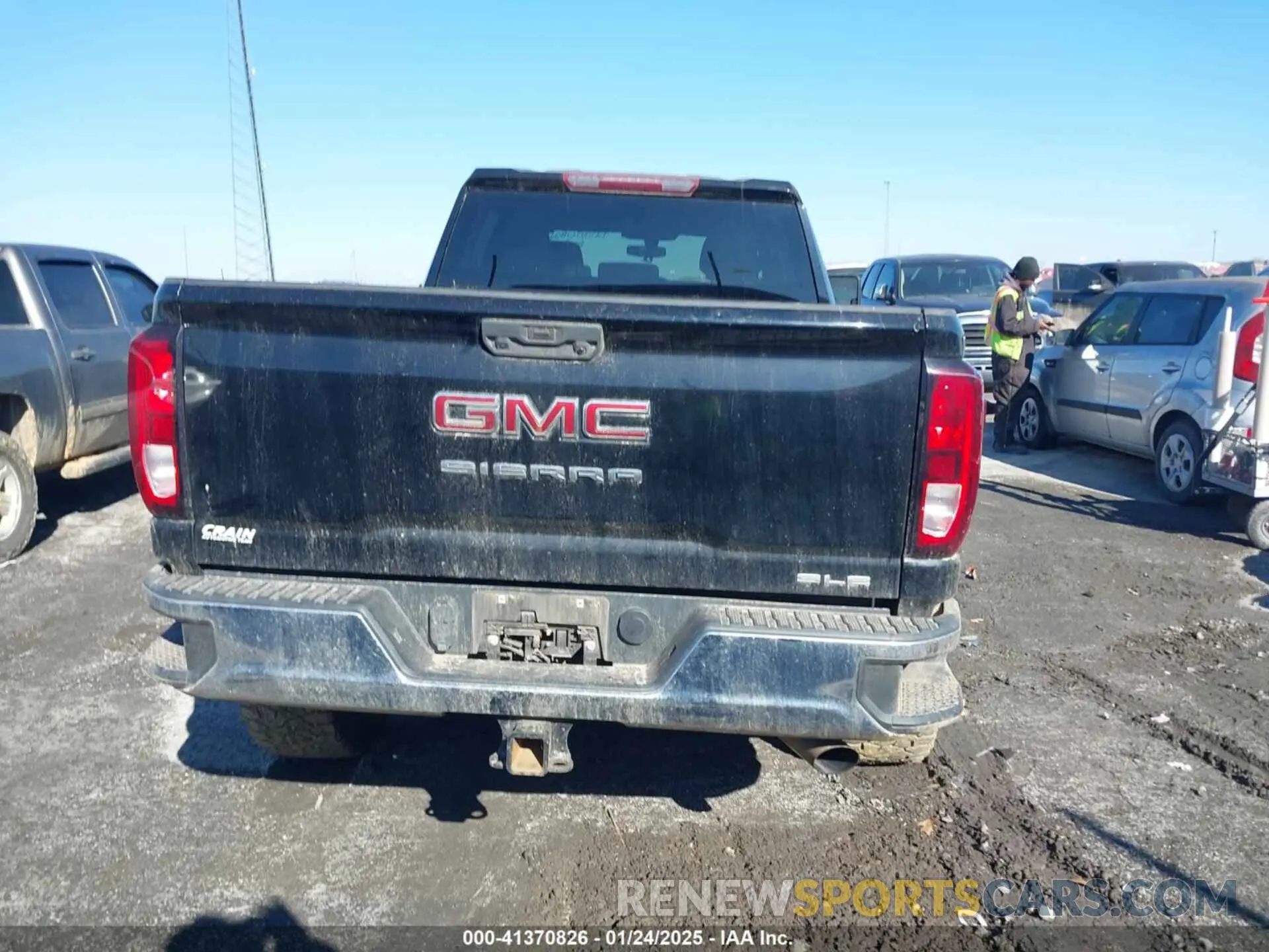 18 Photograph of a damaged car 1GT49ME79LF267529 GMC SIERRA 2500HD 2020