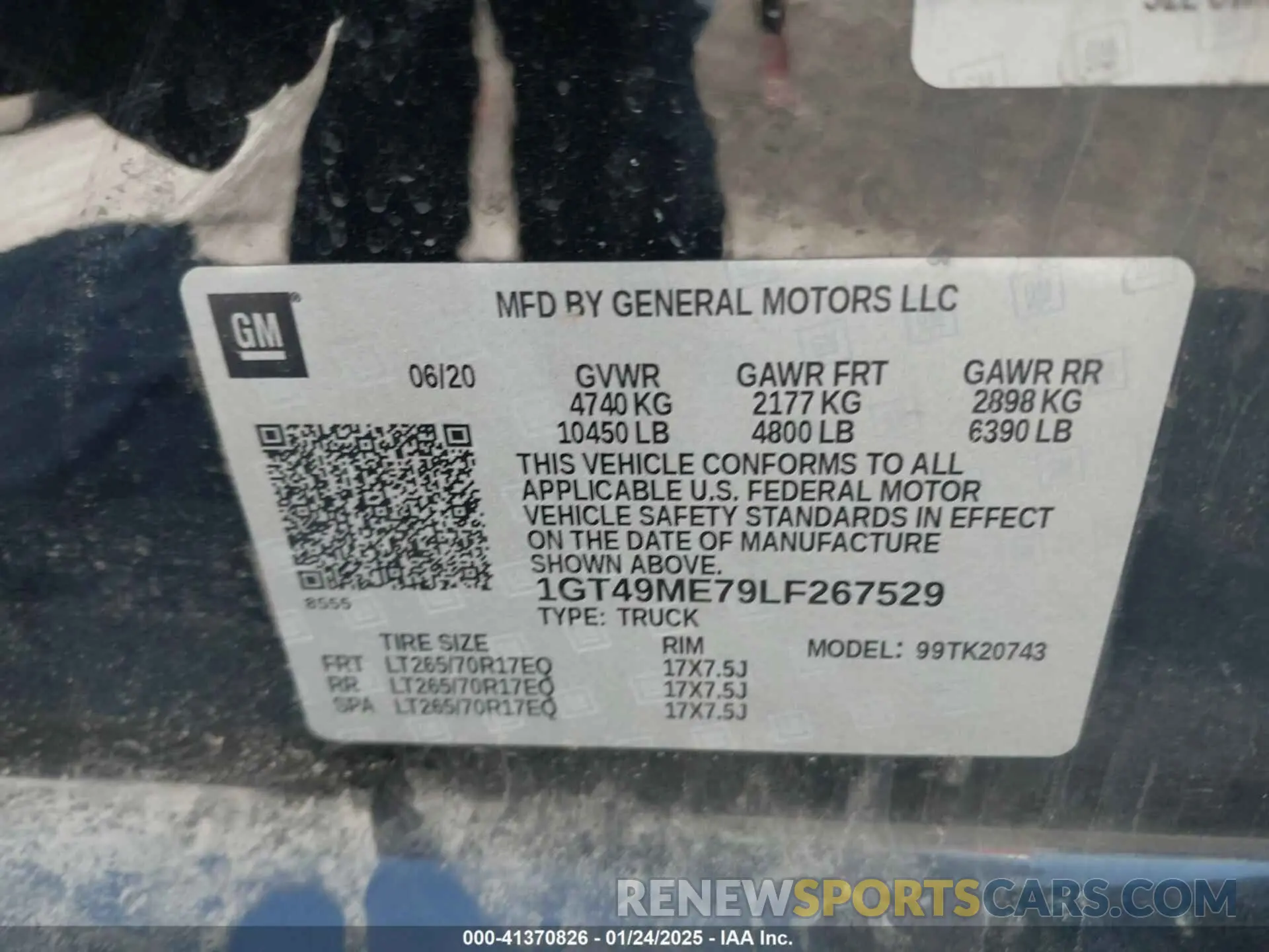 8 Photograph of a damaged car 1GT49ME79LF267529 GMC SIERRA 2500HD 2020