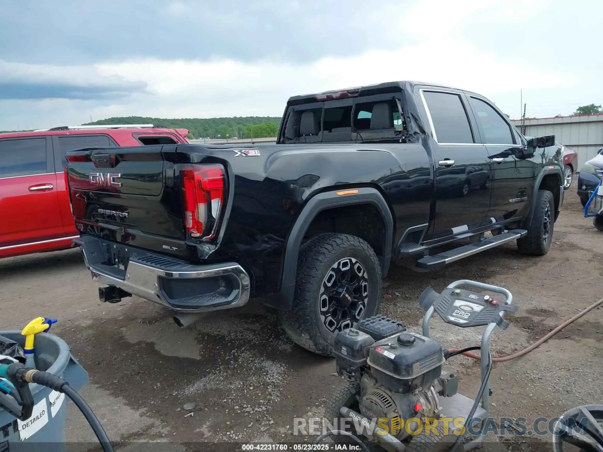 4 Photograph of a damaged car 1GT49NE72LF136576 GMC SIERRA 2500HD 2020