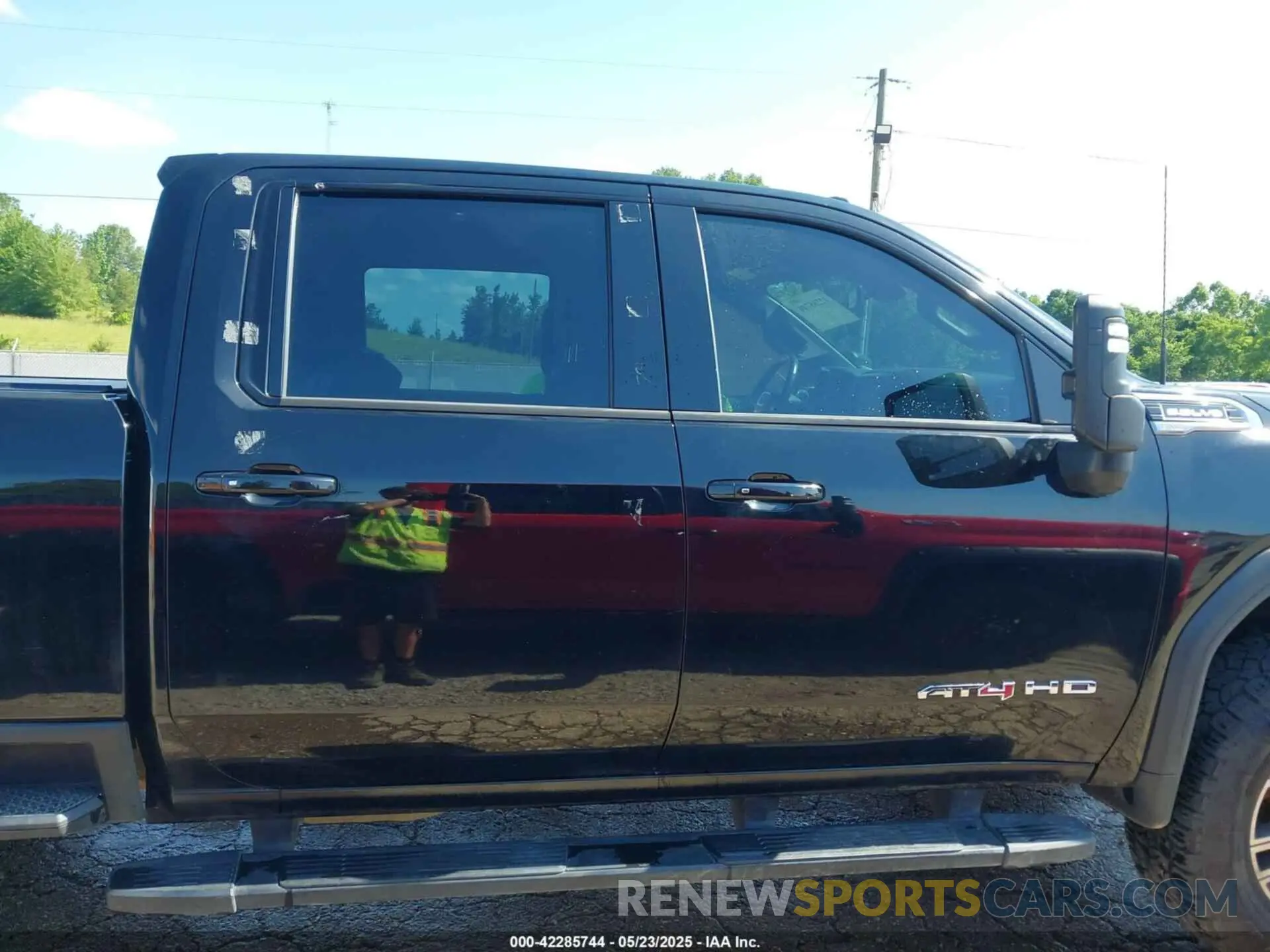 12 Photograph of a damaged car 1GT49PE76LF102717 GMC SIERRA 2500HD 2020