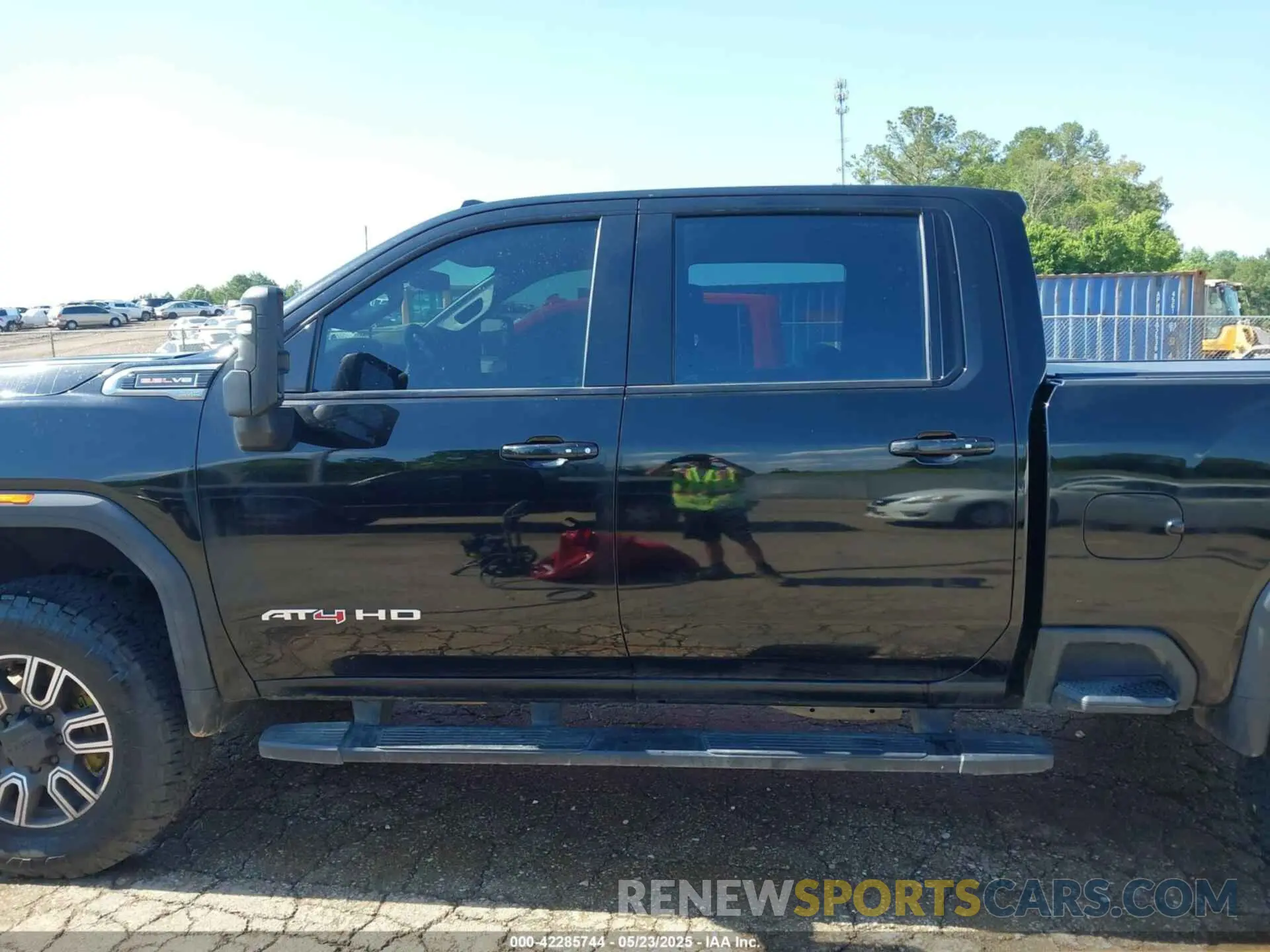 13 Photograph of a damaged car 1GT49PE76LF102717 GMC SIERRA 2500HD 2020