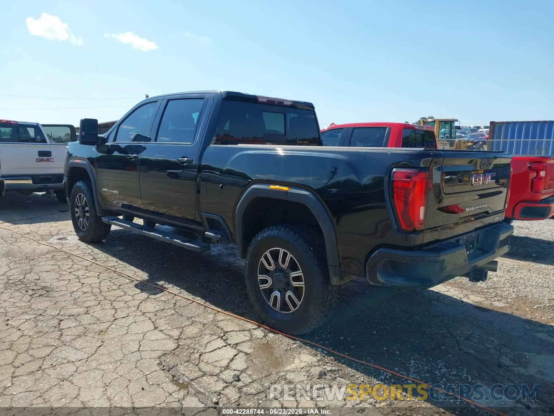 3 Photograph of a damaged car 1GT49PE76LF102717 GMC SIERRA 2500HD 2020