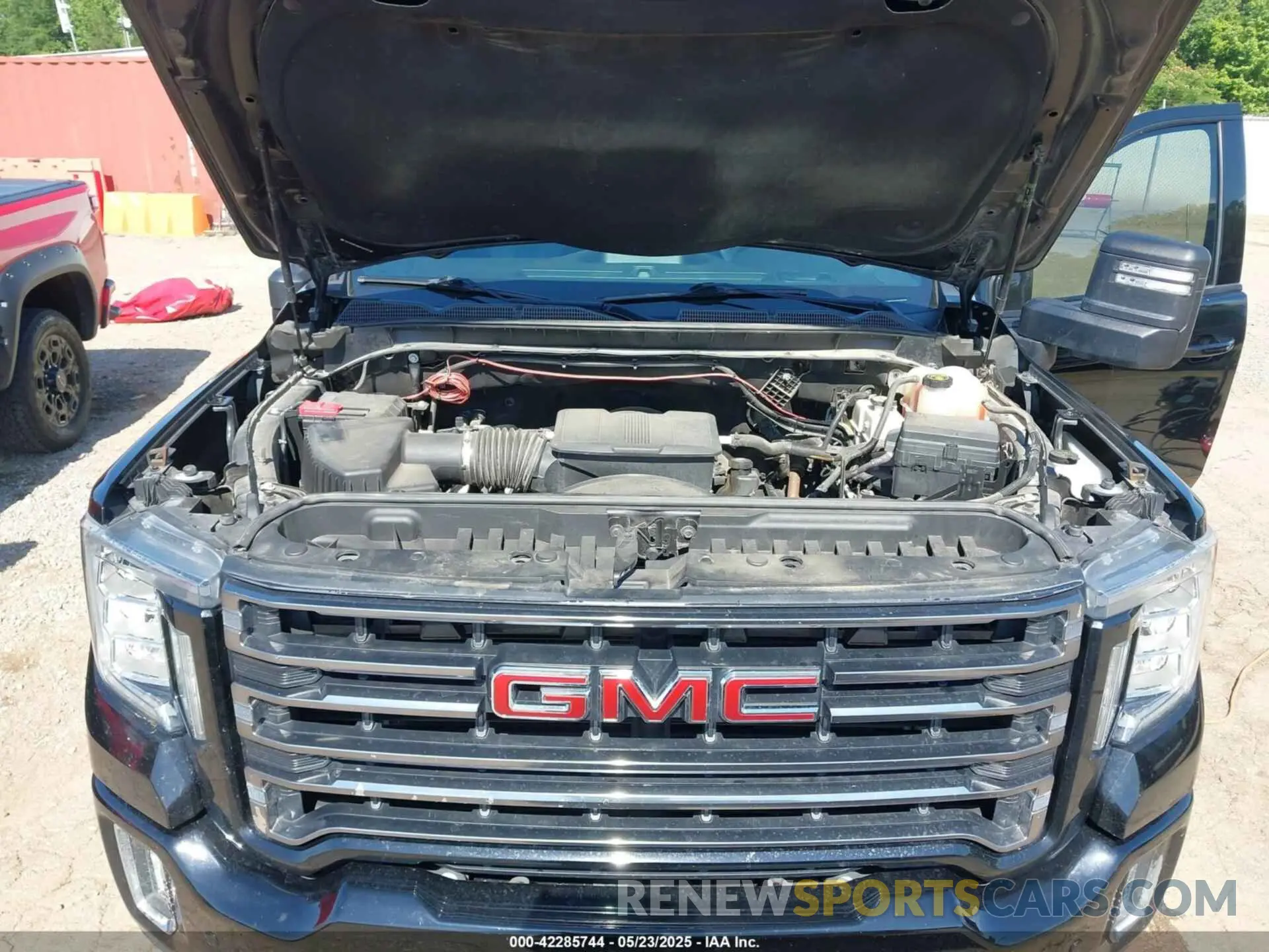 9 Photograph of a damaged car 1GT49PE76LF102717 GMC SIERRA 2500HD 2020