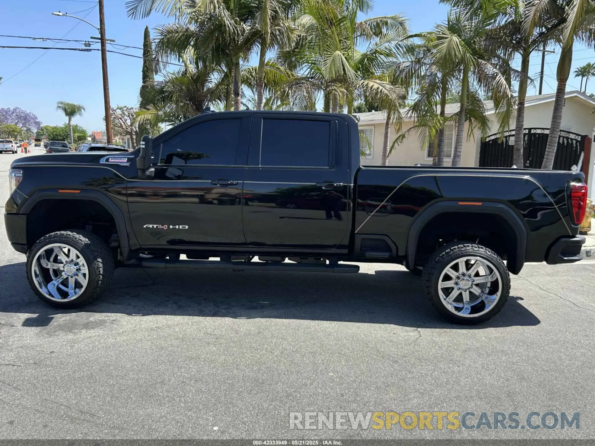 16 Photograph of a damaged car 1GT49PEY4LF160222 GMC SIERRA 2500HD 2020