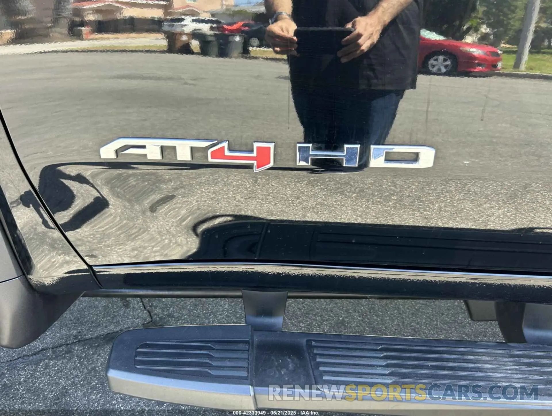 19 Photograph of a damaged car 1GT49PEY4LF160222 GMC SIERRA 2500HD 2020