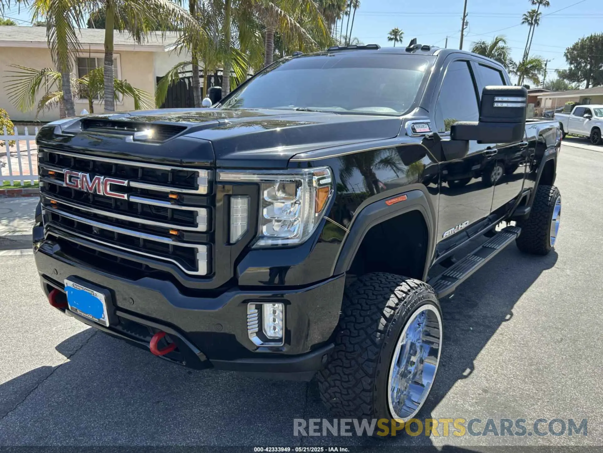 2 Photograph of a damaged car 1GT49PEY4LF160222 GMC SIERRA 2500HD 2020