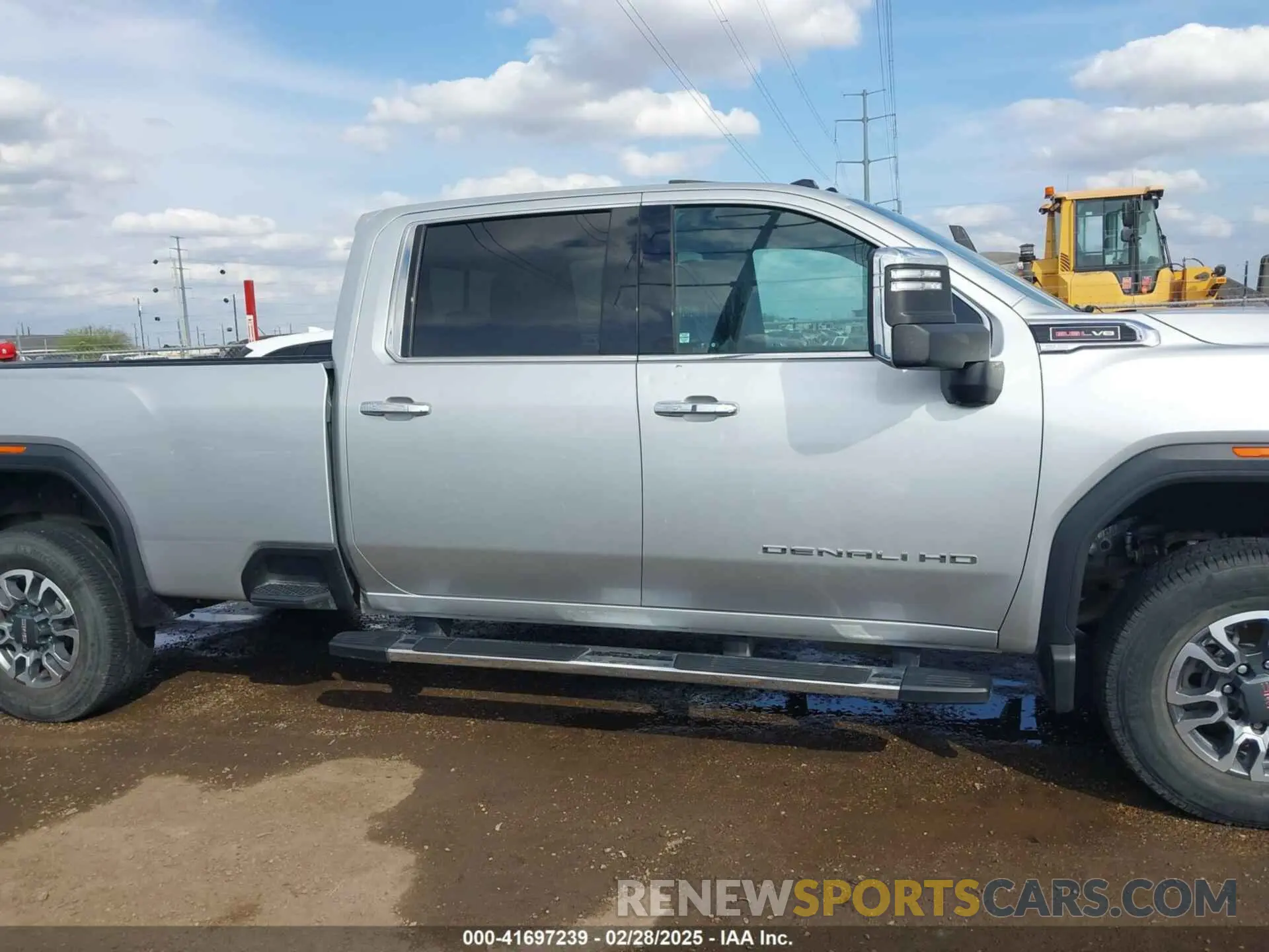 12 Photograph of a damaged car 1GT49RE76LF188395 GMC SIERRA 2500HD 2020