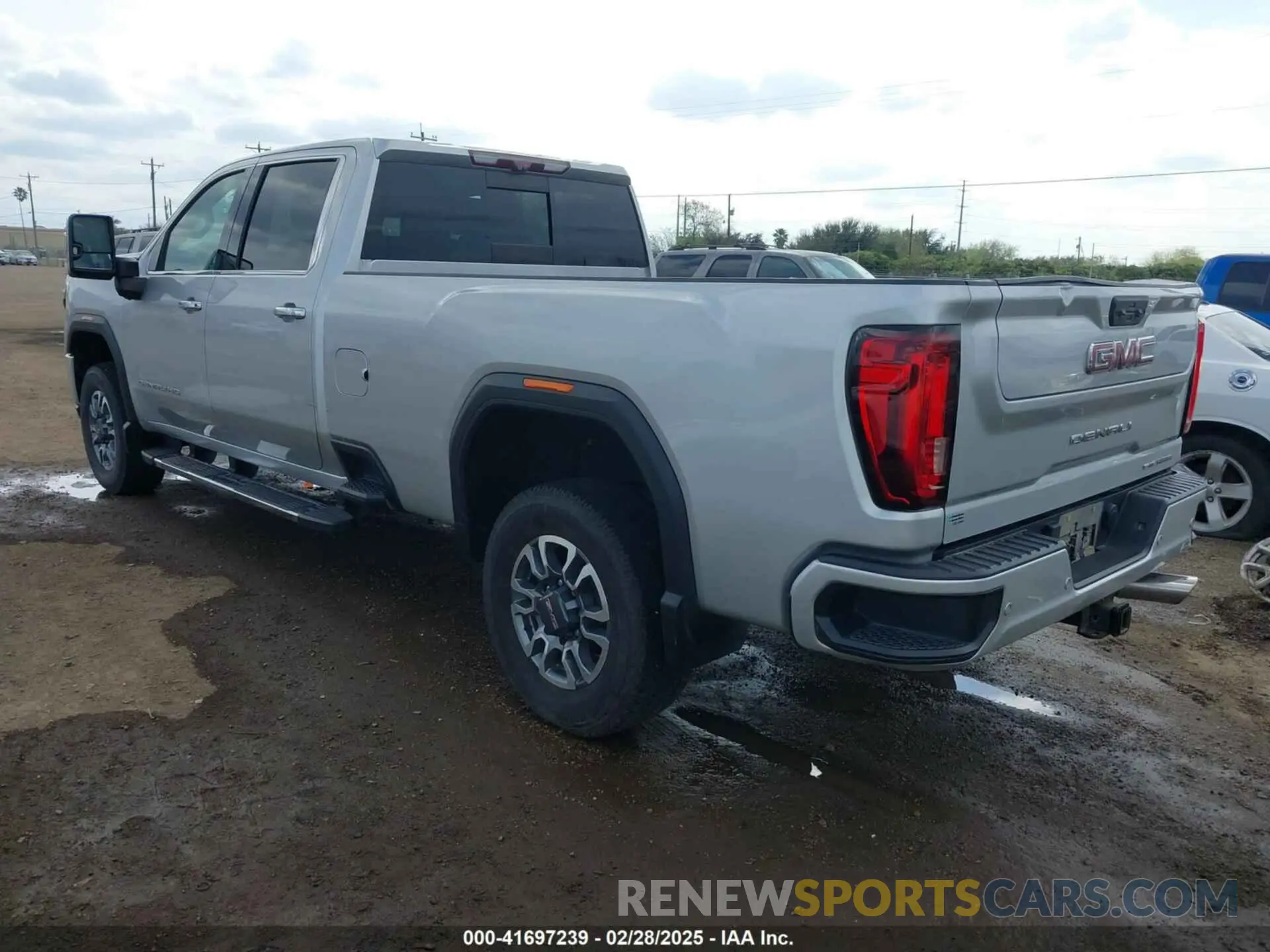 3 Photograph of a damaged car 1GT49RE76LF188395 GMC SIERRA 2500HD 2020