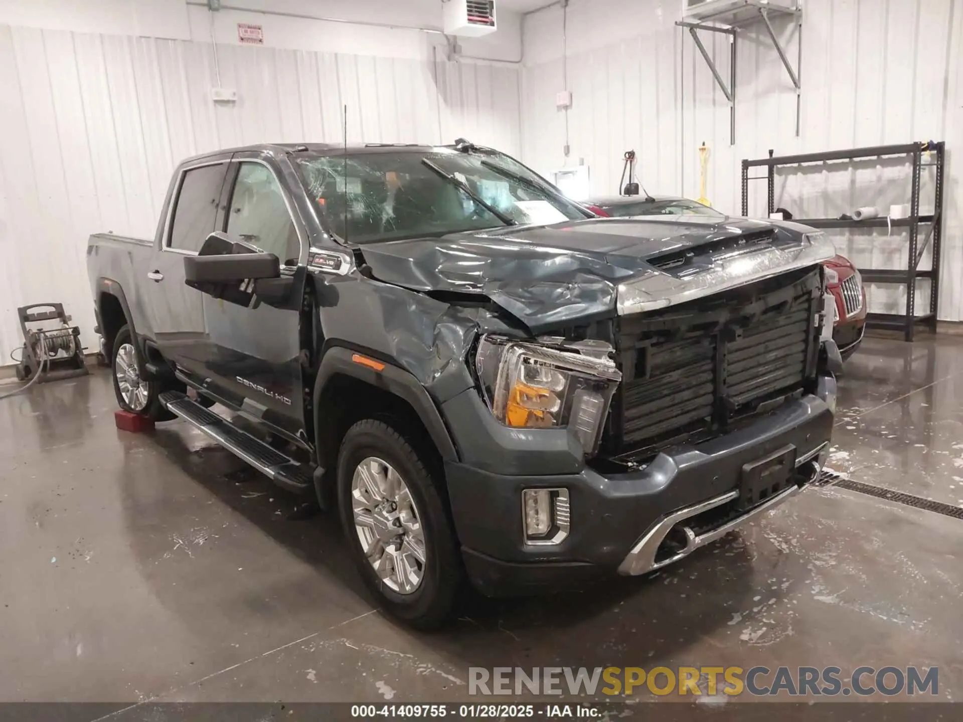 1 Photograph of a damaged car 1GT49RE79LF222913 GMC SIERRA 2500HD 2020