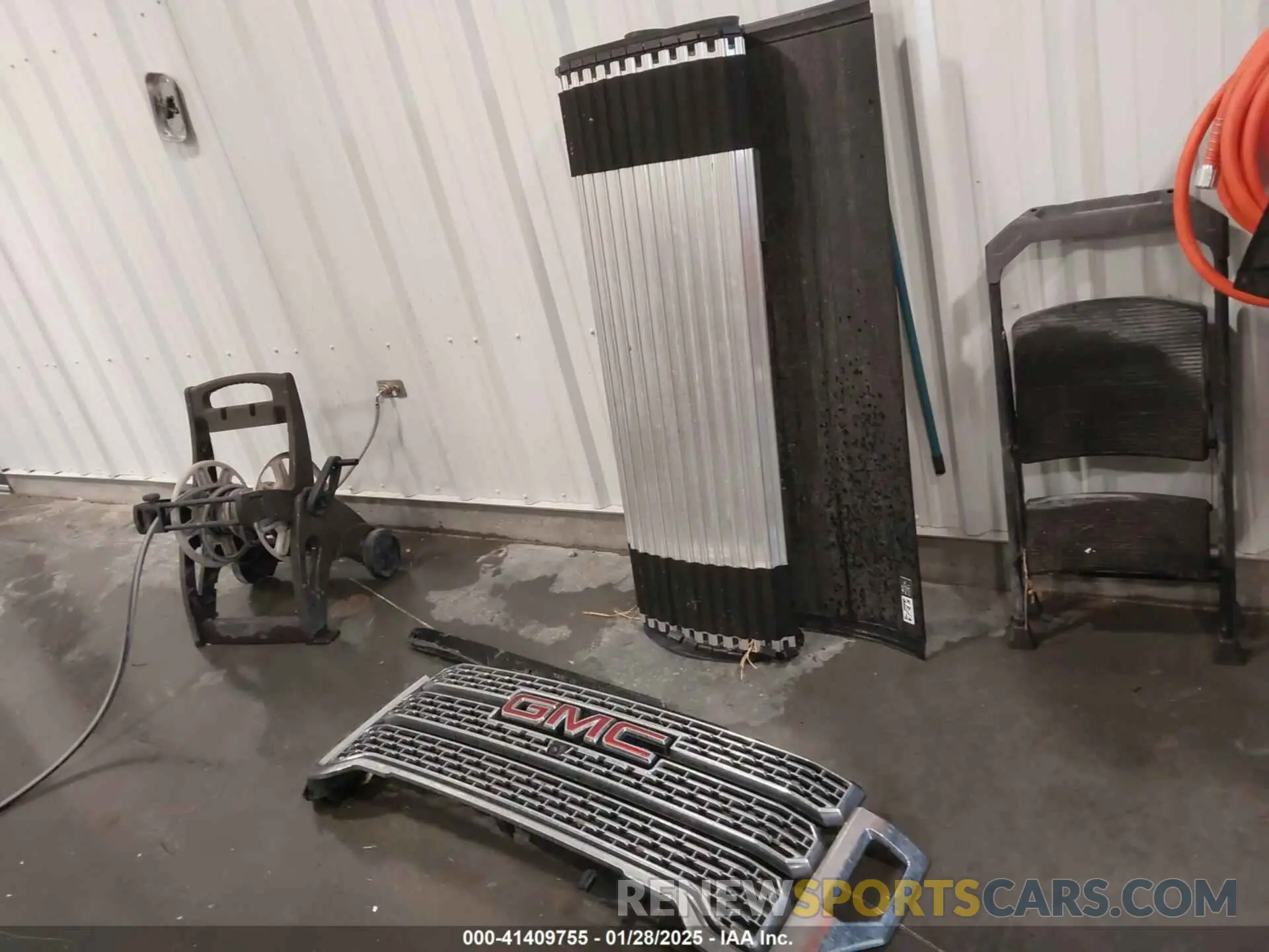 11 Photograph of a damaged car 1GT49RE79LF222913 GMC SIERRA 2500HD 2020